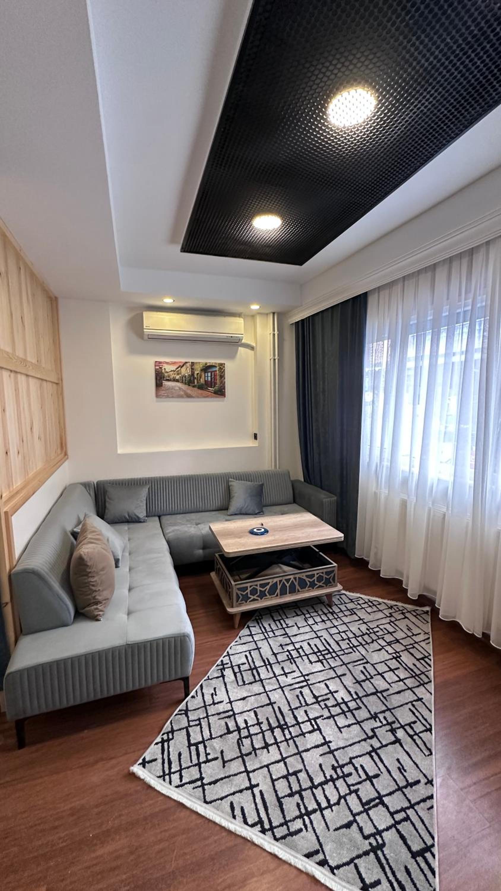 Golden Wood Suites