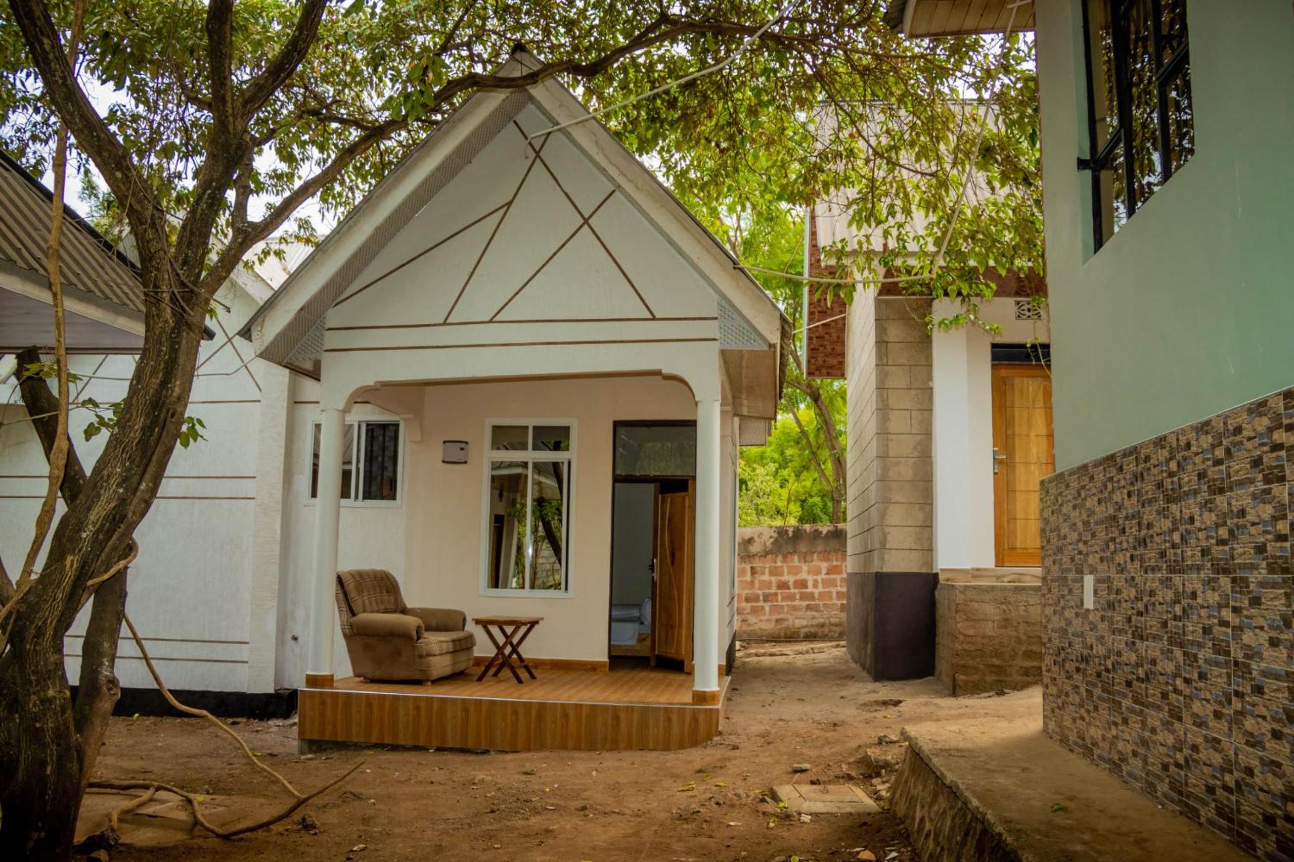 Breezy Lodge