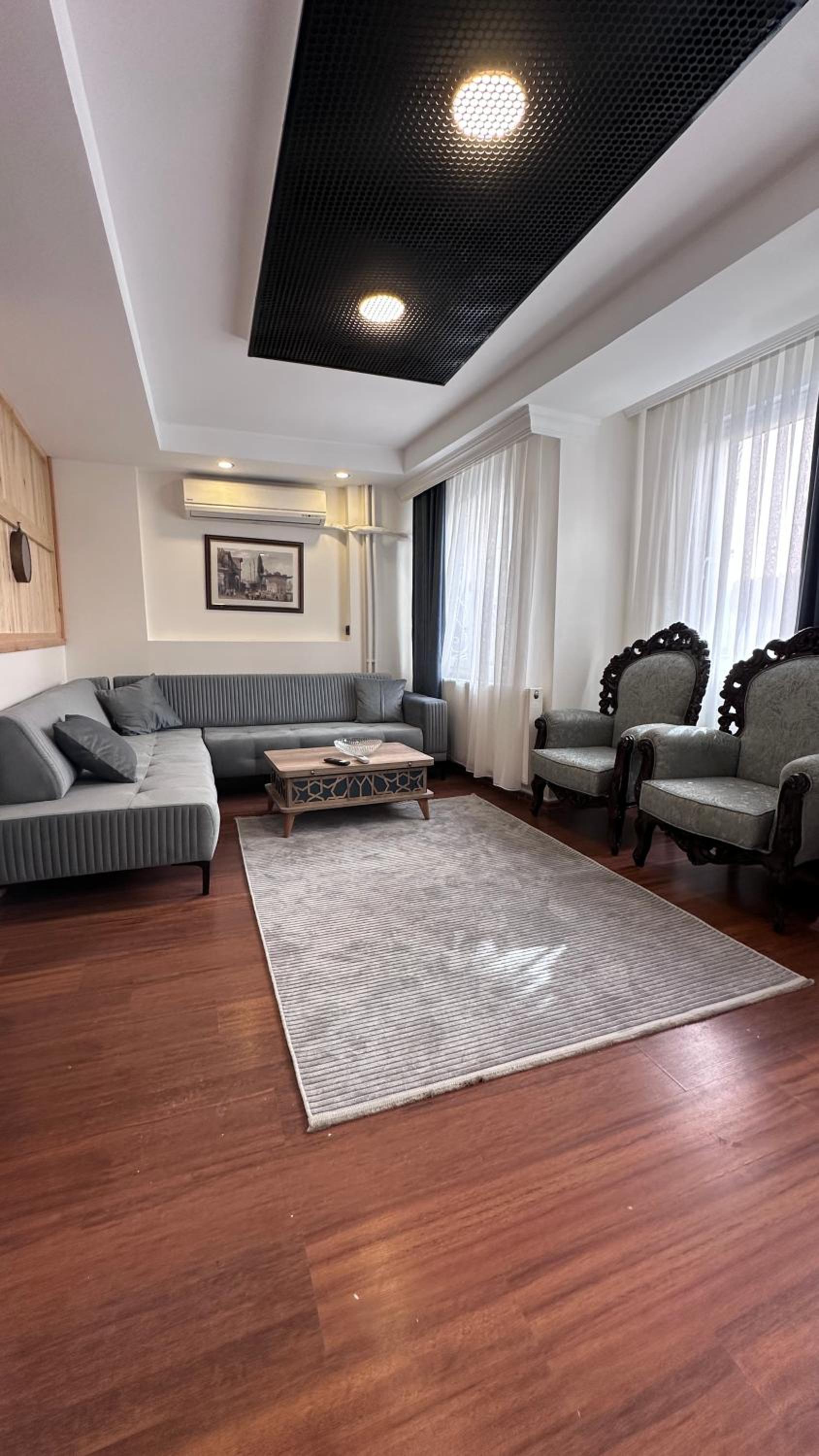 Golden Wood Suites