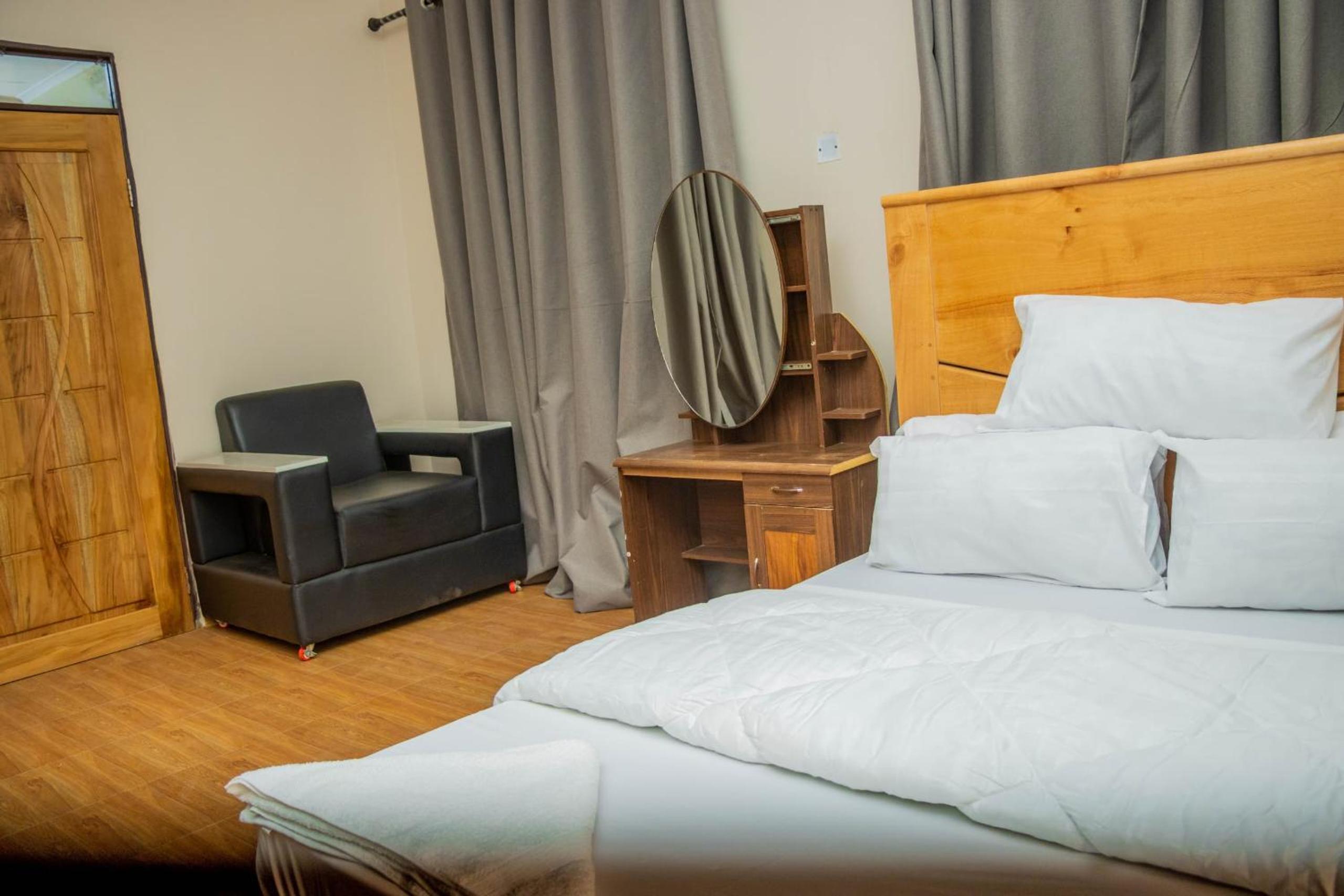 Breezy Lodge