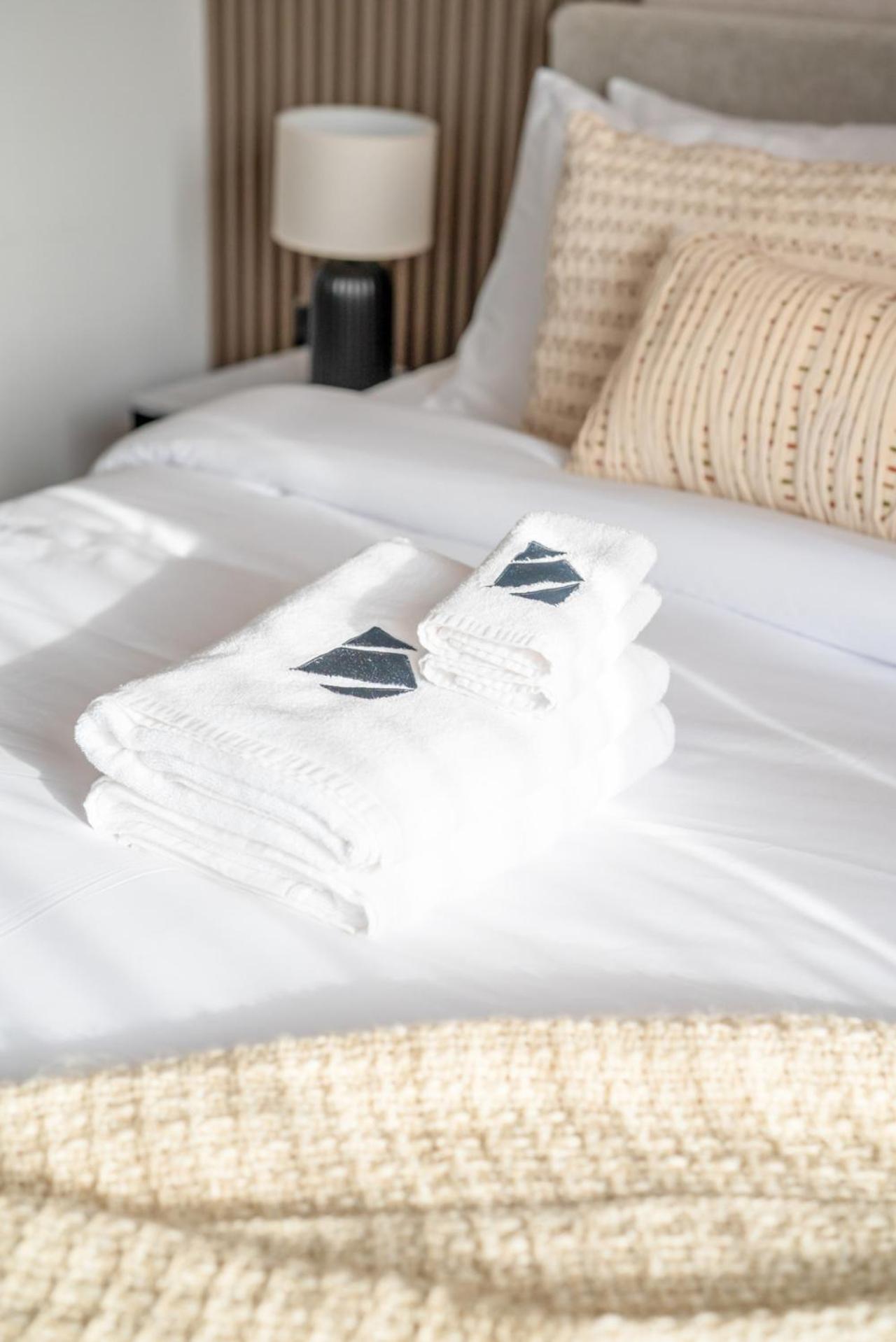 New Family-Friendly 2BR with Gym and Pool and Sauna