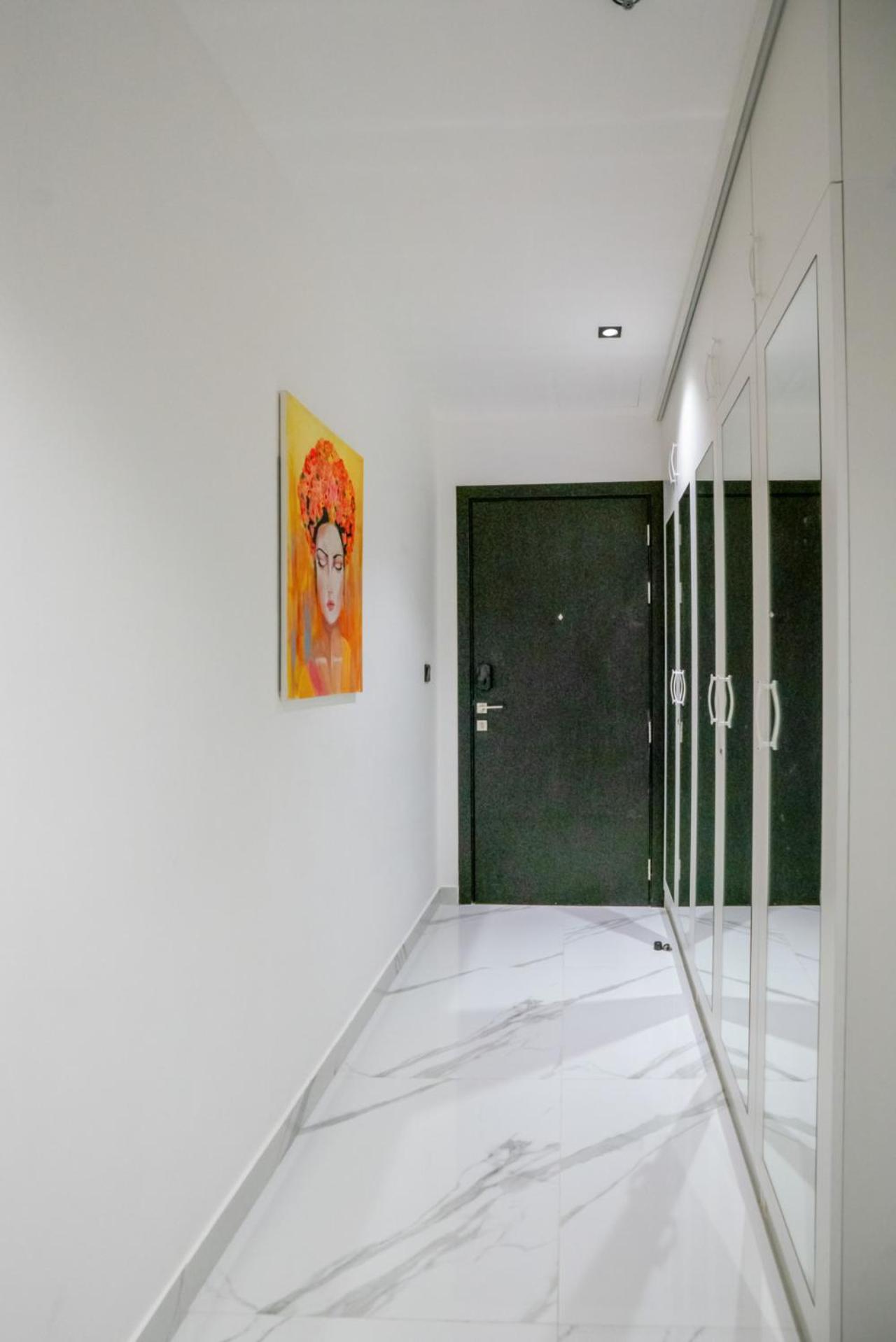 New Family-Friendly 2BR with Gym and Pool and Sauna