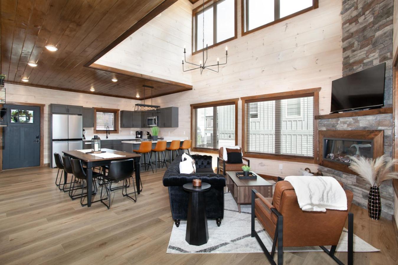 Twilight Mist Getaway Pool Hot Tub Game Room