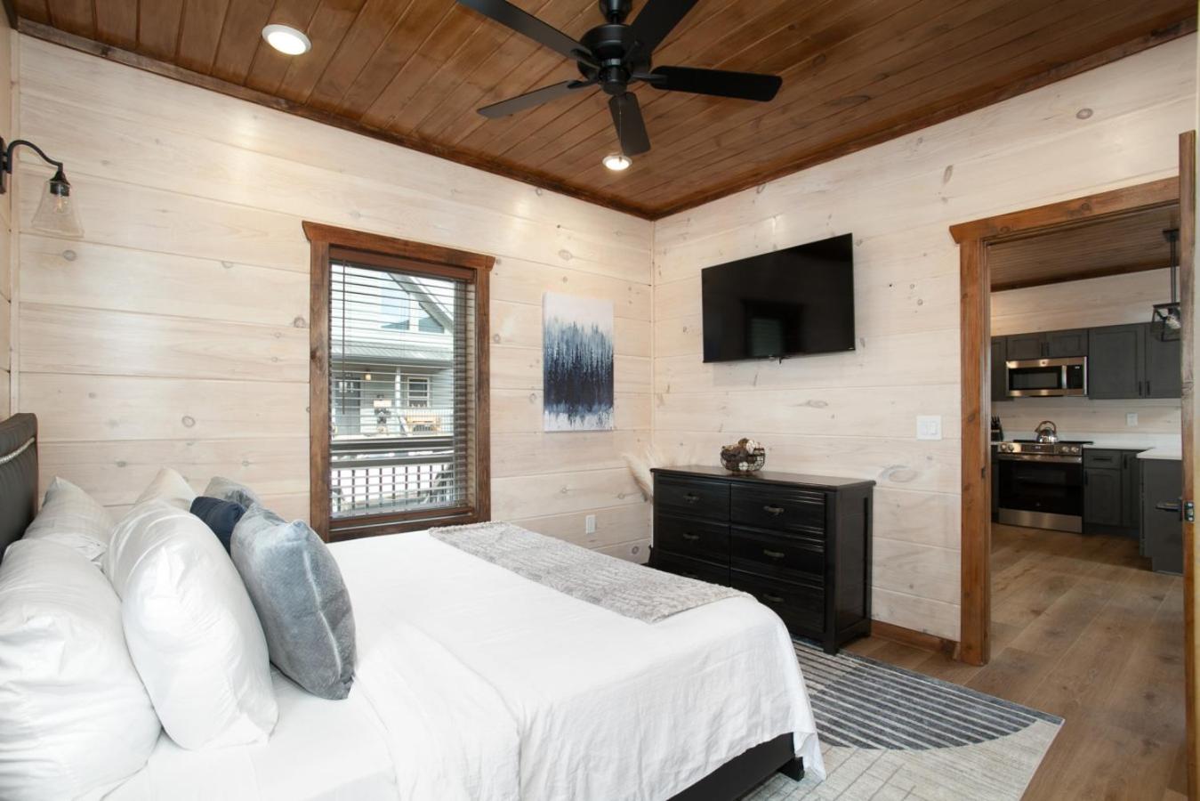 Twilight Mist Getaway Pool Hot Tub Game Room