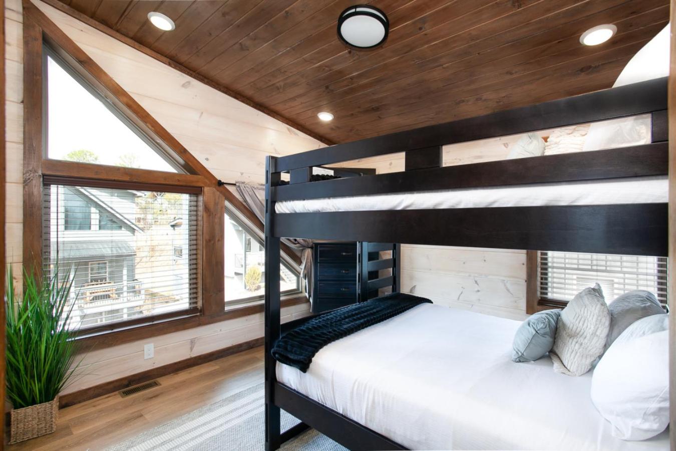 Twilight Mist Getaway Pool Hot Tub Game Room