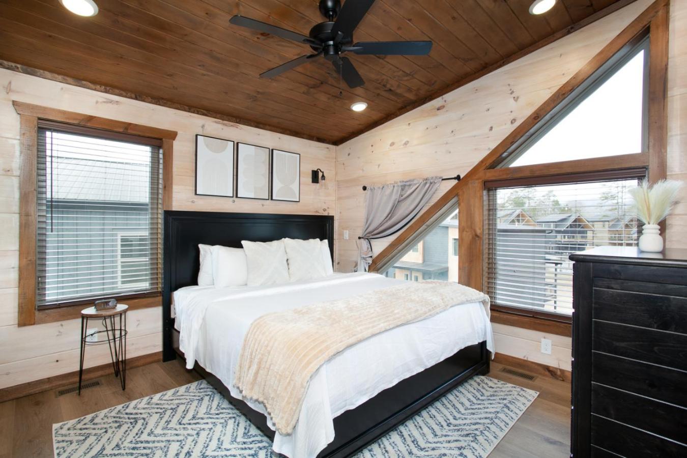 Twilight Mist Getaway Pool Hot Tub Game Room