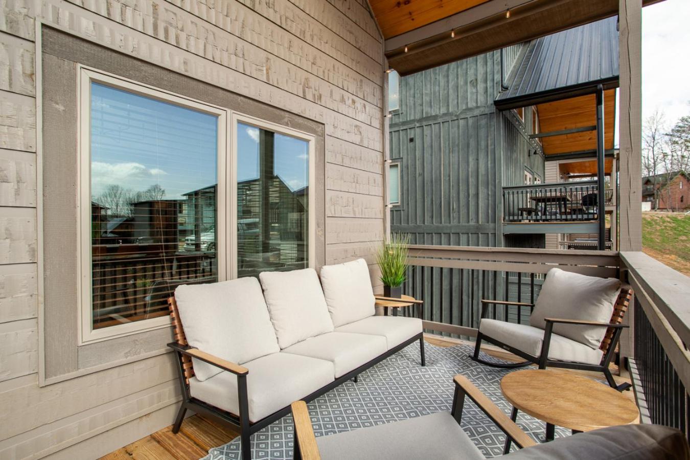 Twilight Mist Getaway Pool Hot Tub Game Room