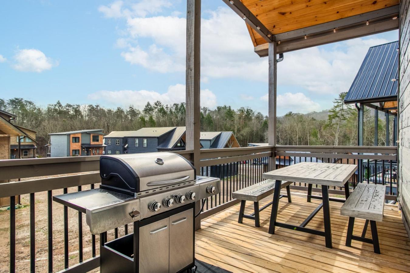 Twilight Mist Getaway Pool Hot Tub Game Room