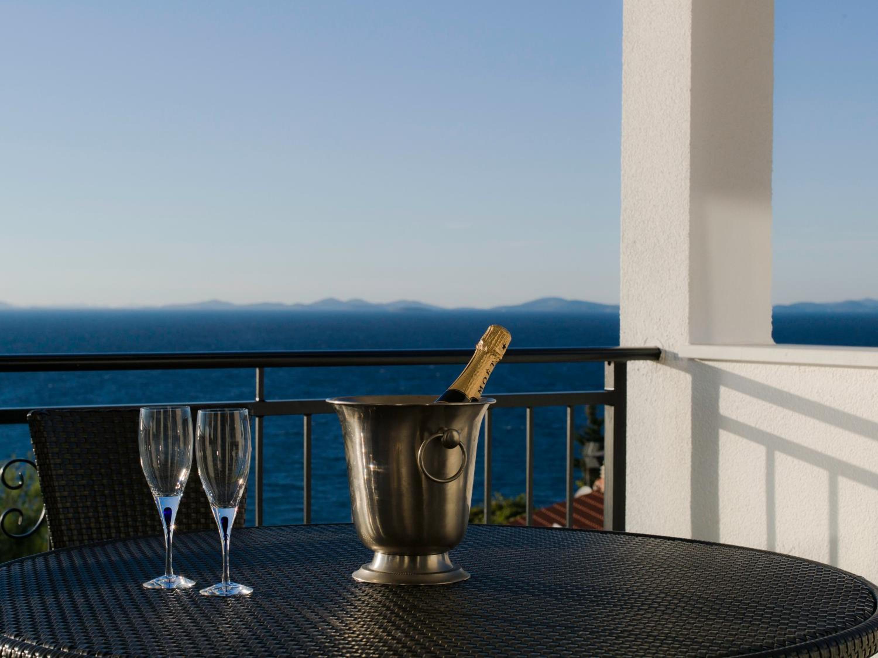 Lovely Apartment with beautiful pool view 4