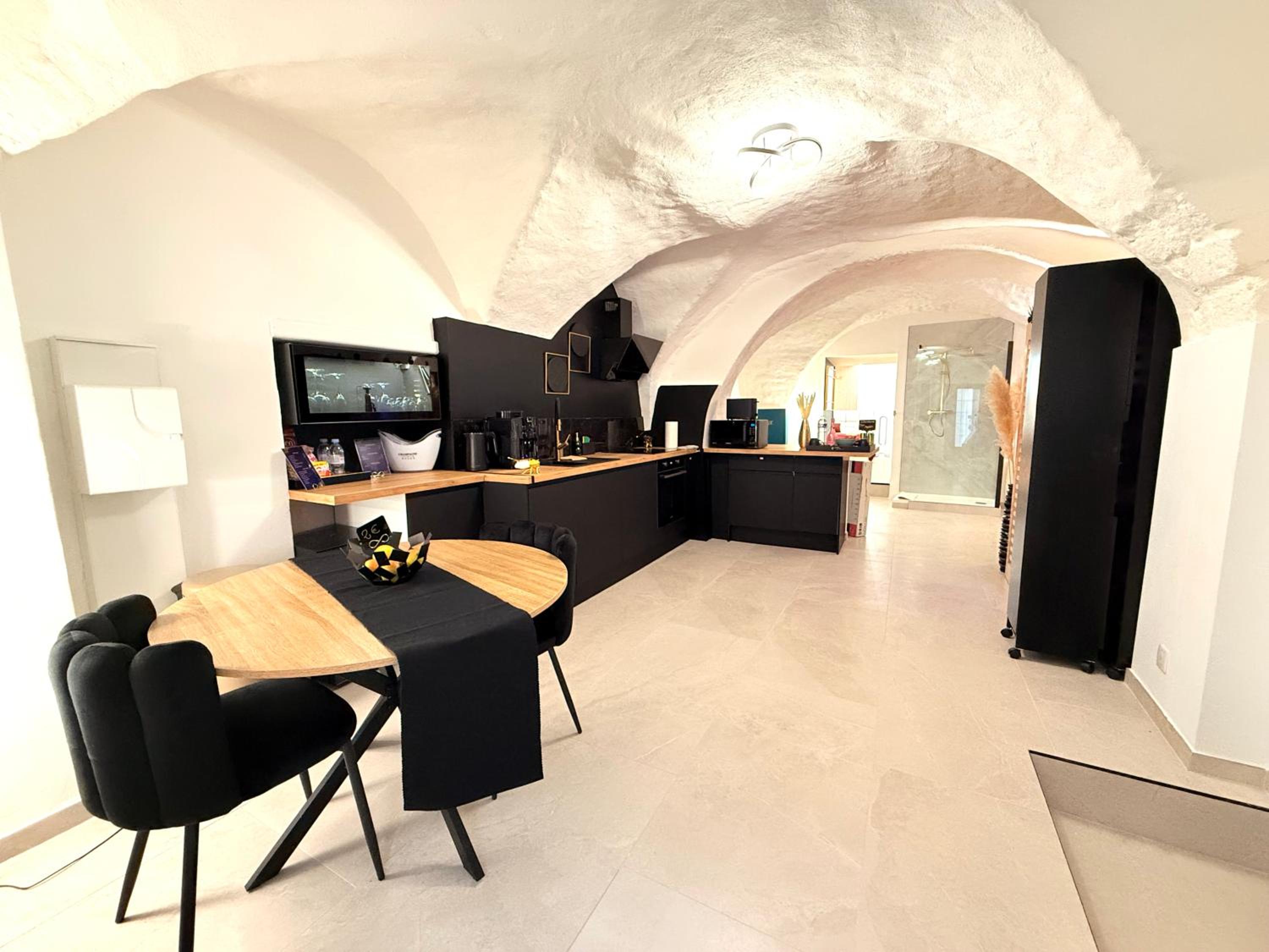 Suite Privative Spa Jacuzzi Sauna - Proche Montpellier
