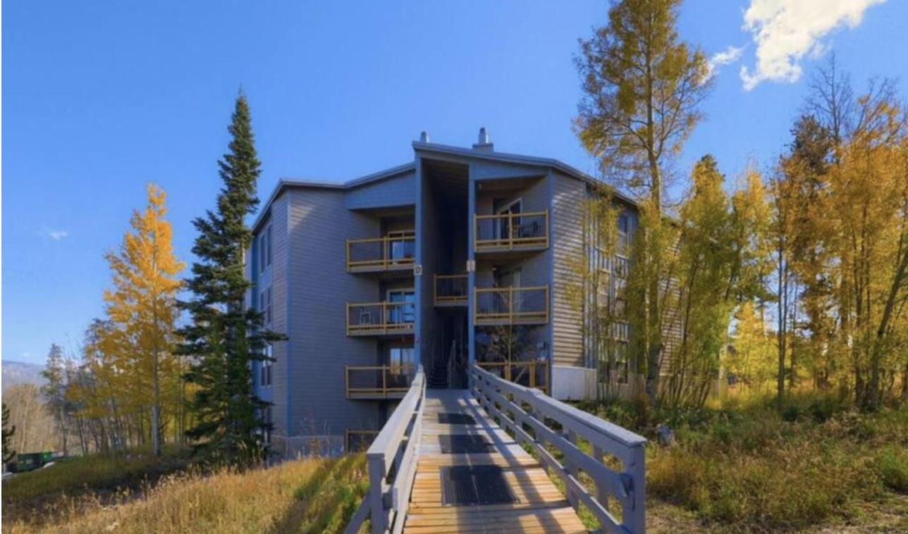 Pet Friendly With A Fireplace A Pool Near Mountain Biking And Skiing