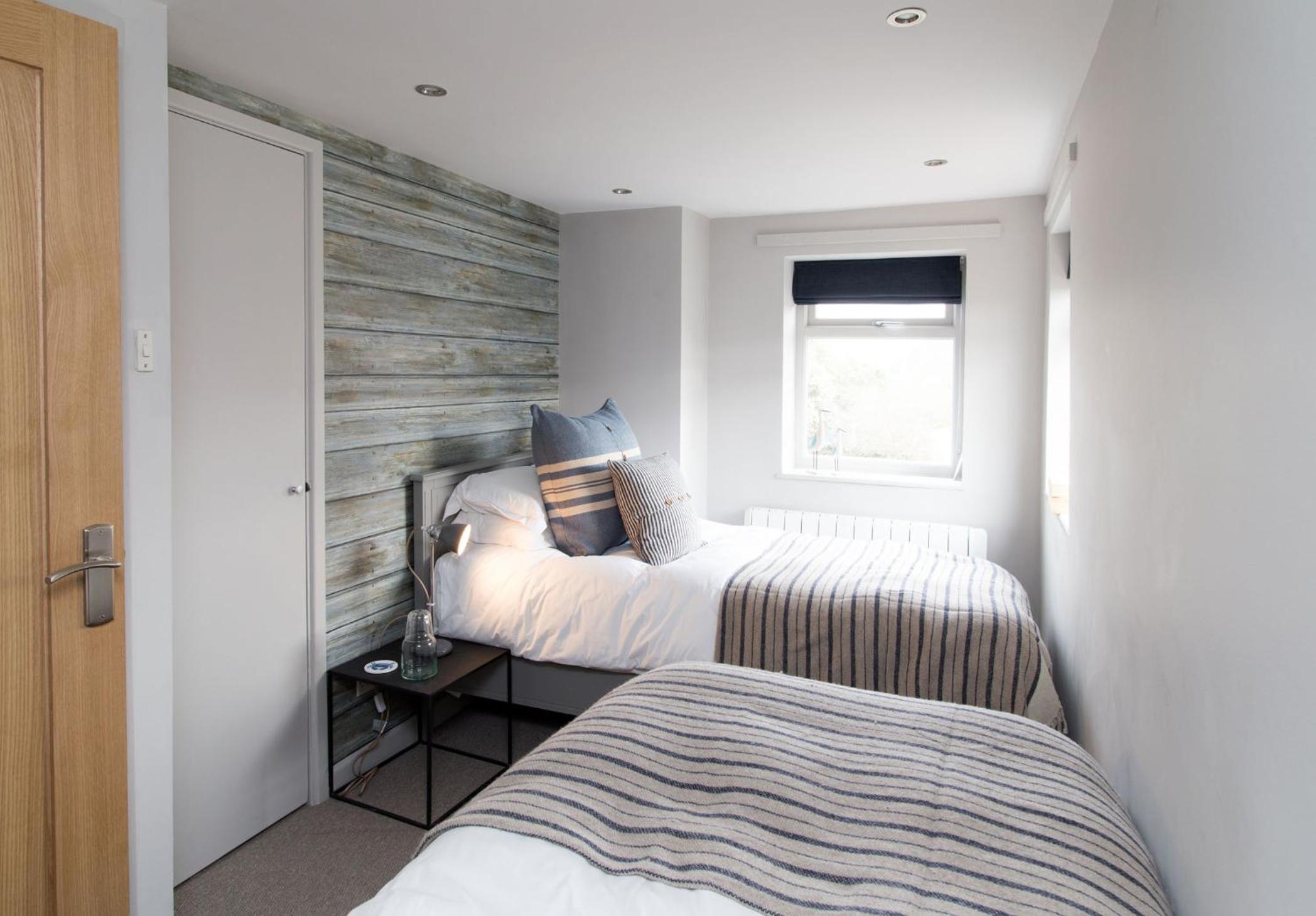 No33 HILLVIEW LODGE BOUTIQUE COTTAGE view 5