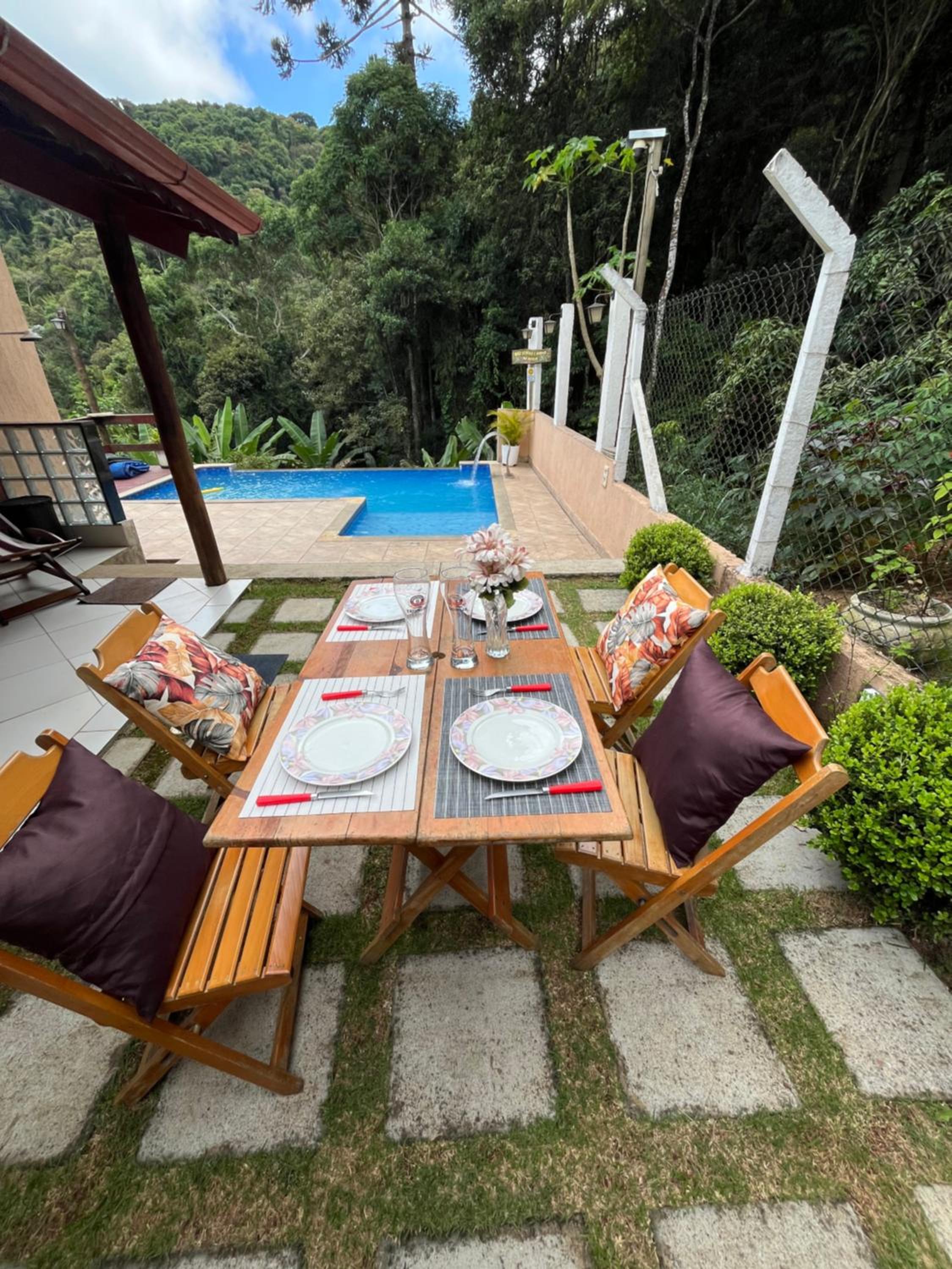 Refúgio com hidro, piscina e linda vista!