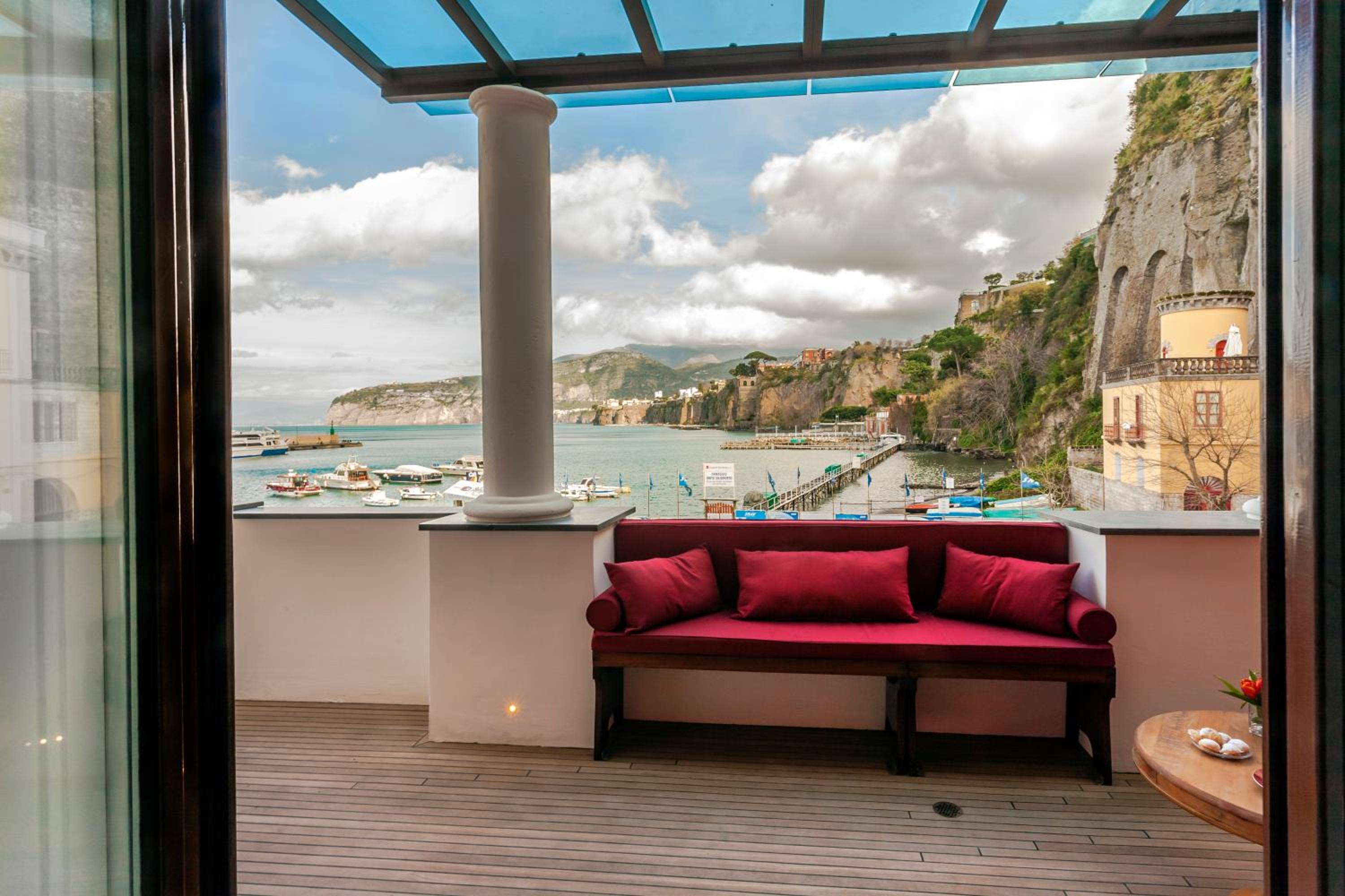 Yacht Club Capo Cervo Suites B&B