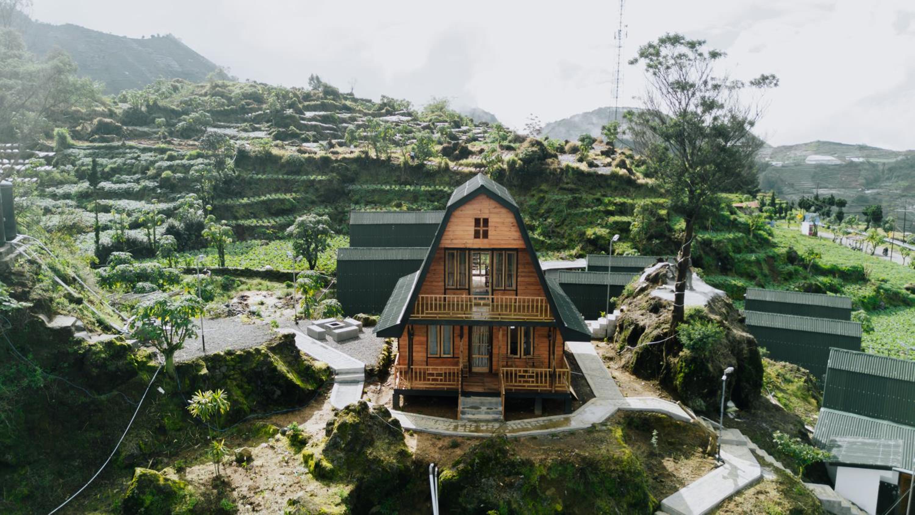 Sikunir Pondok Cabin By Travelink