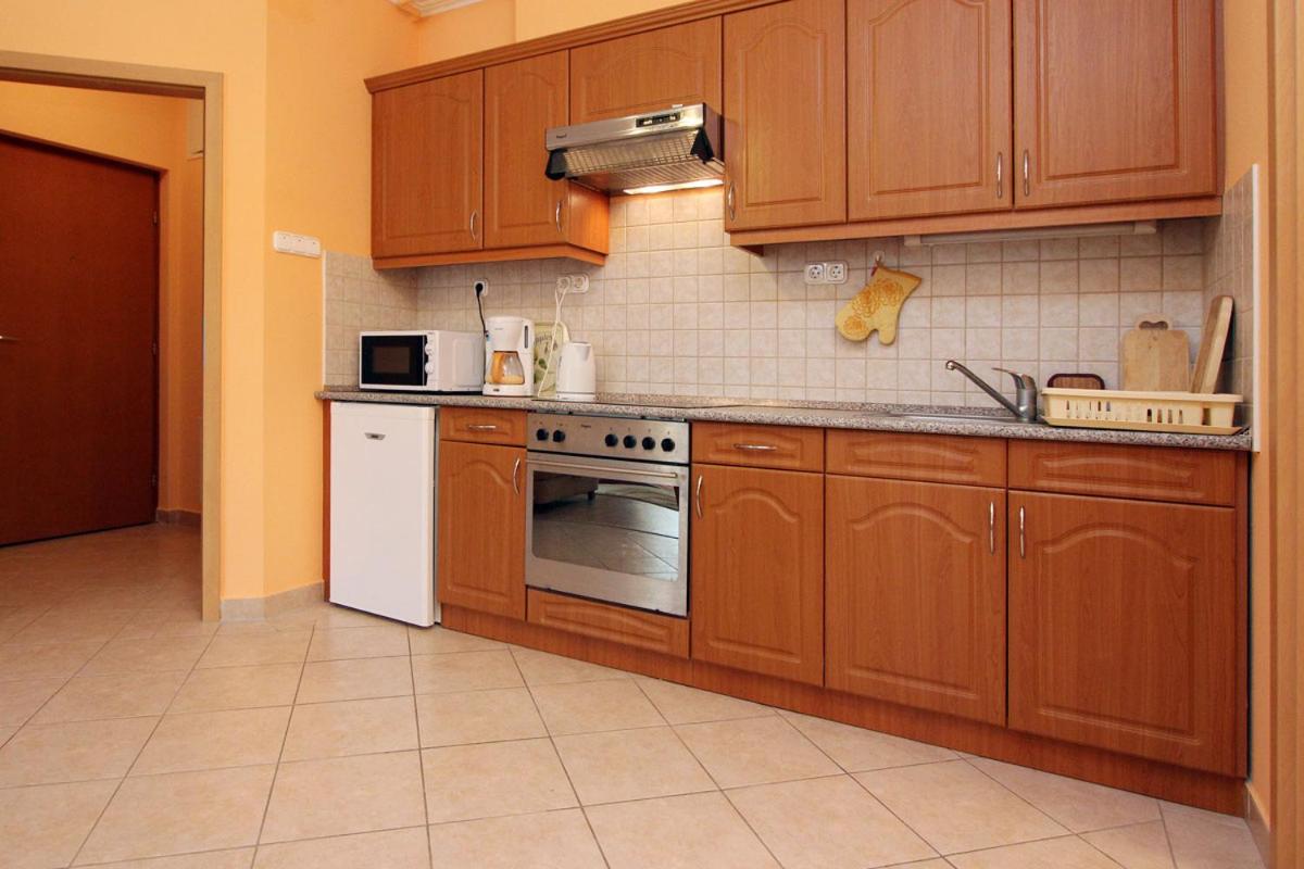 Yuliya Apartment