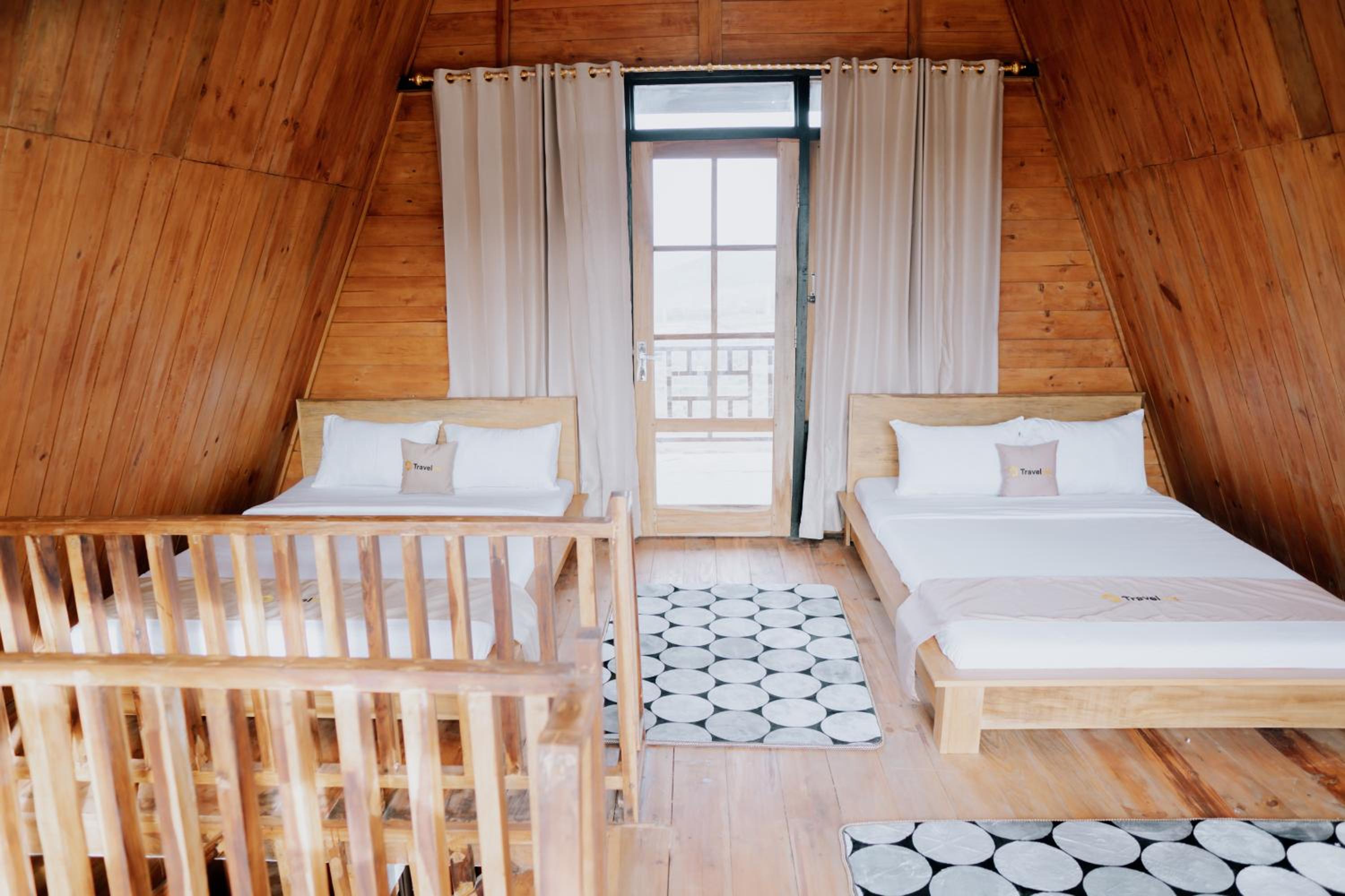 Sikunir Pondok Cabin By Travelink