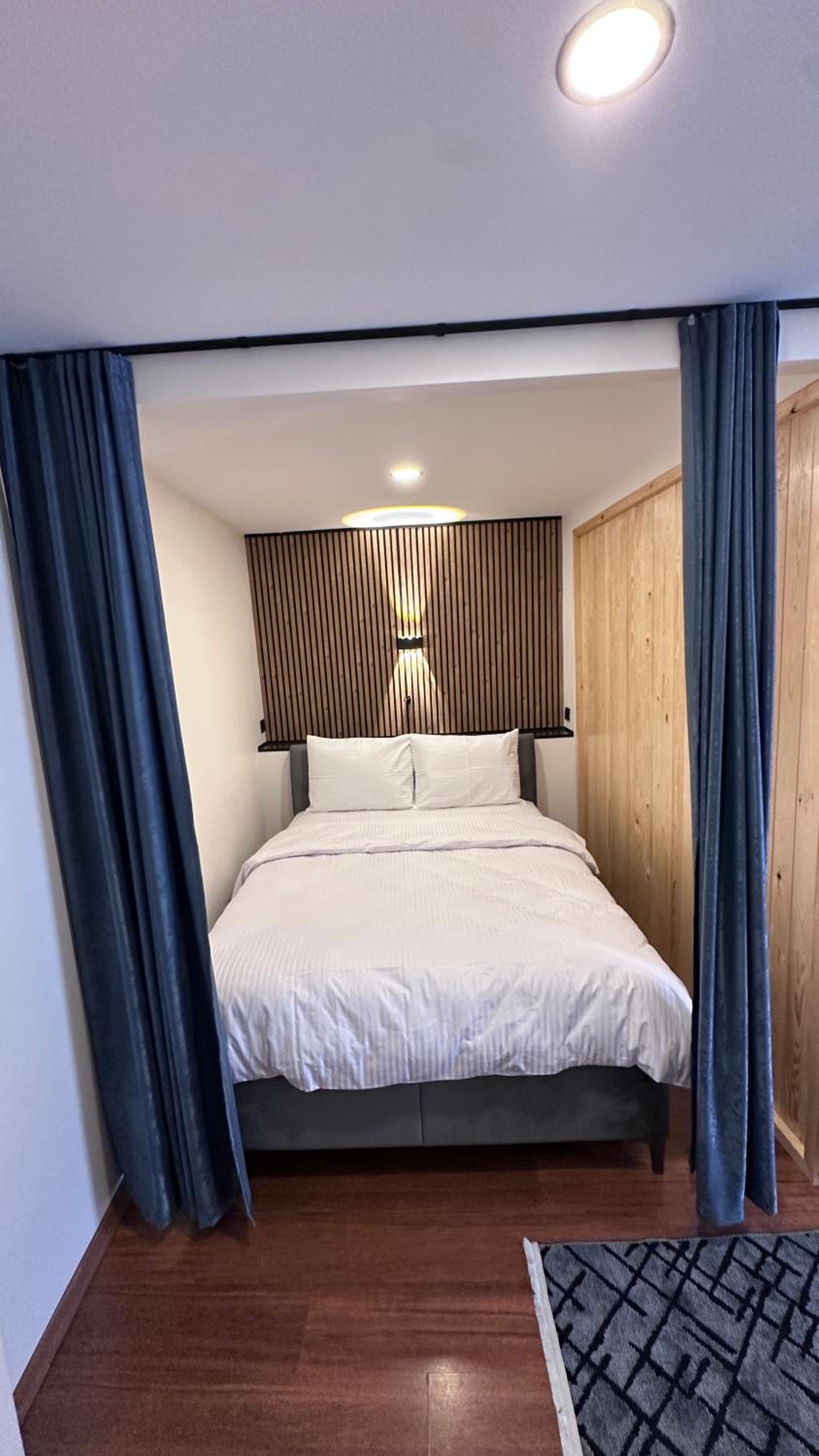 Golden Wood Suites