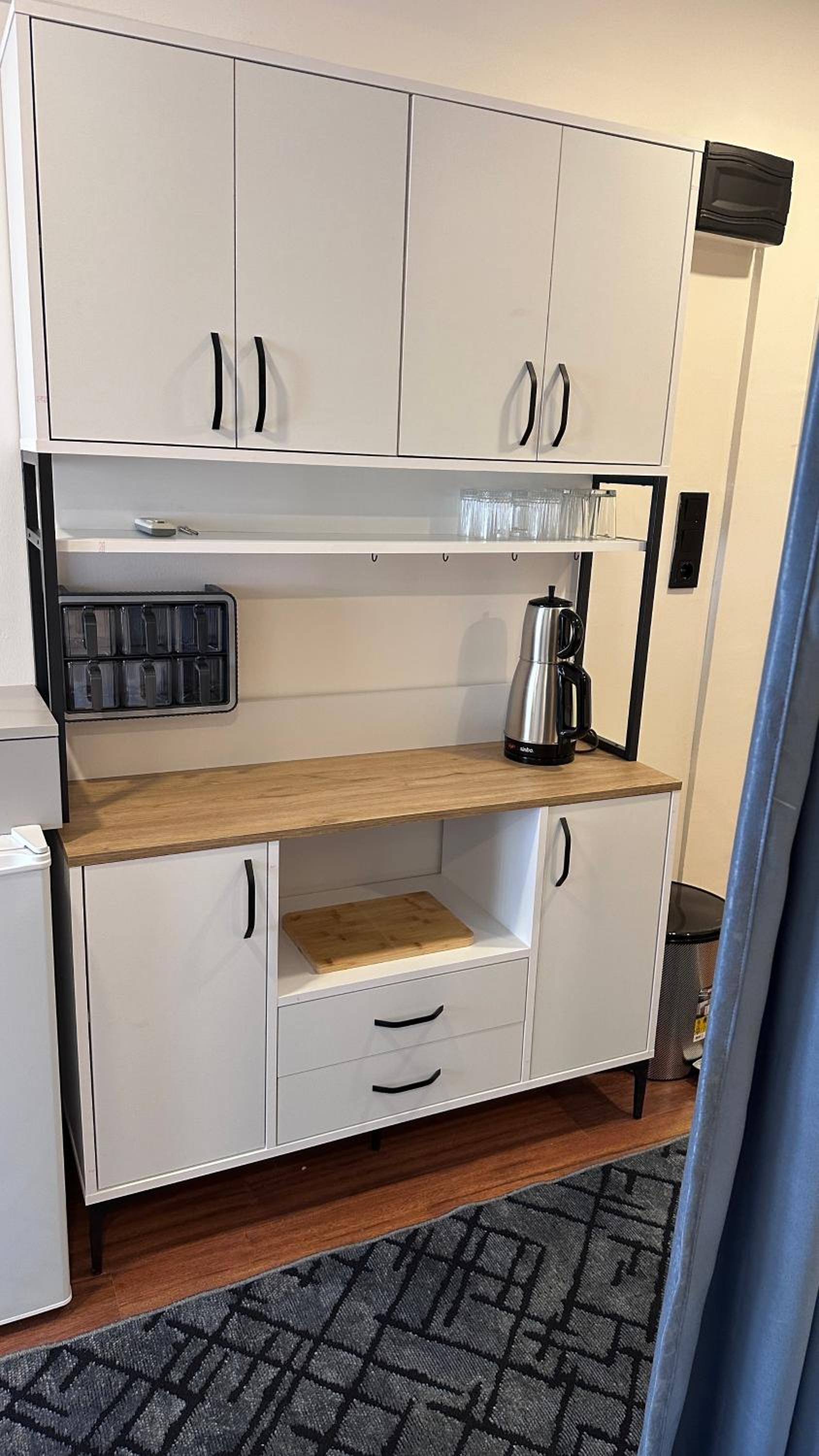 Golden Wood Suites