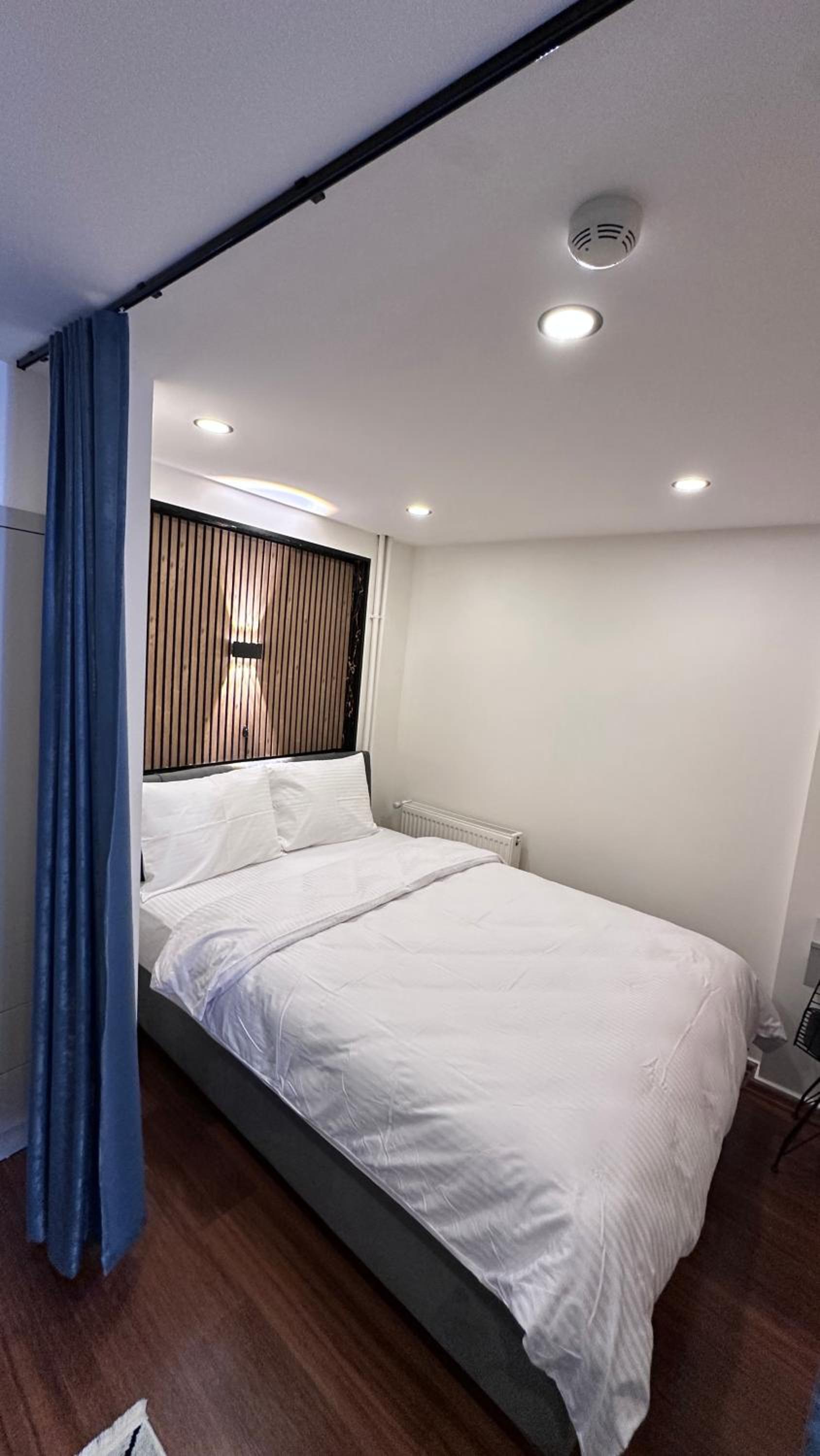 Golden Wood Suites