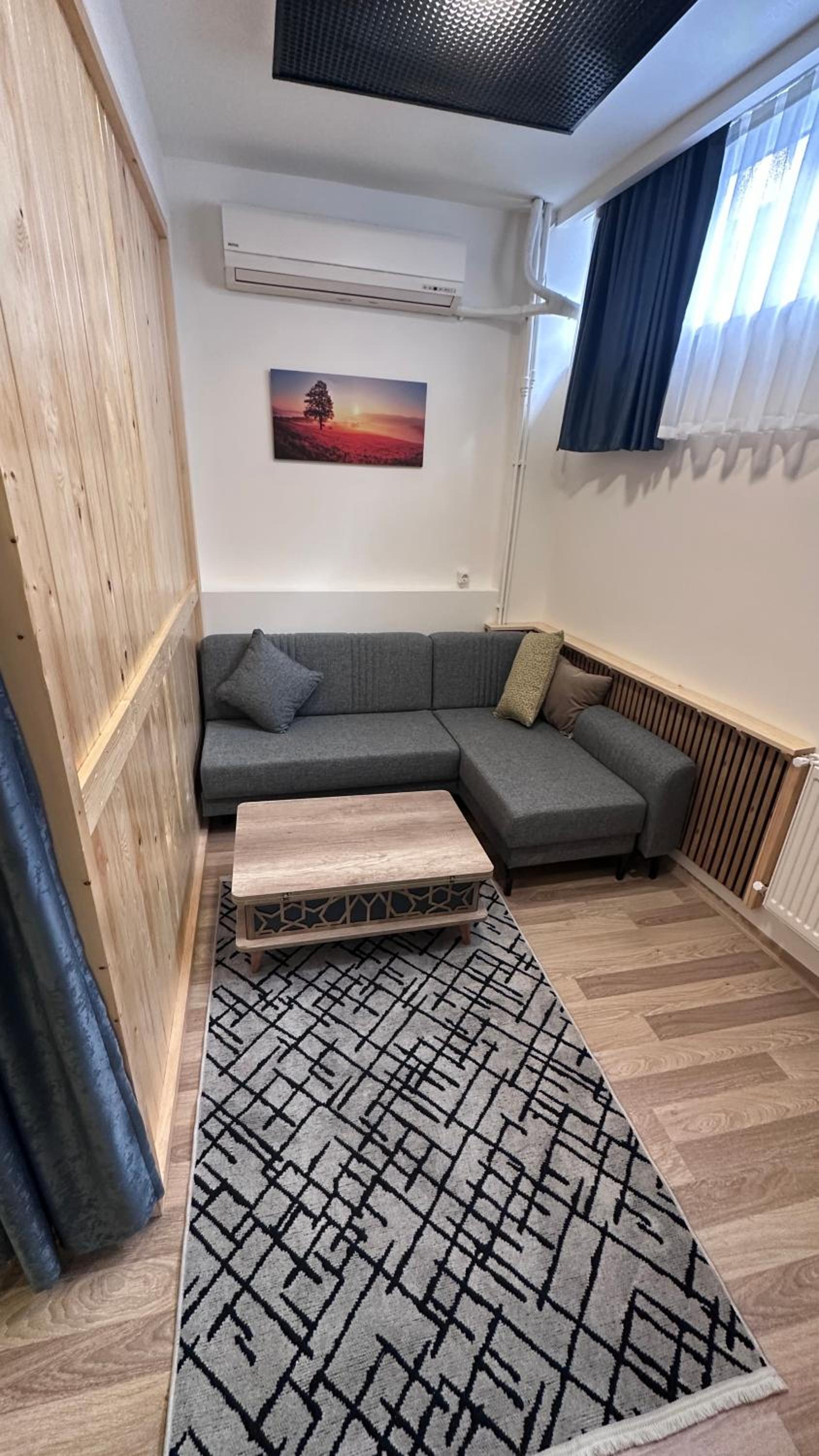Golden Wood Suites