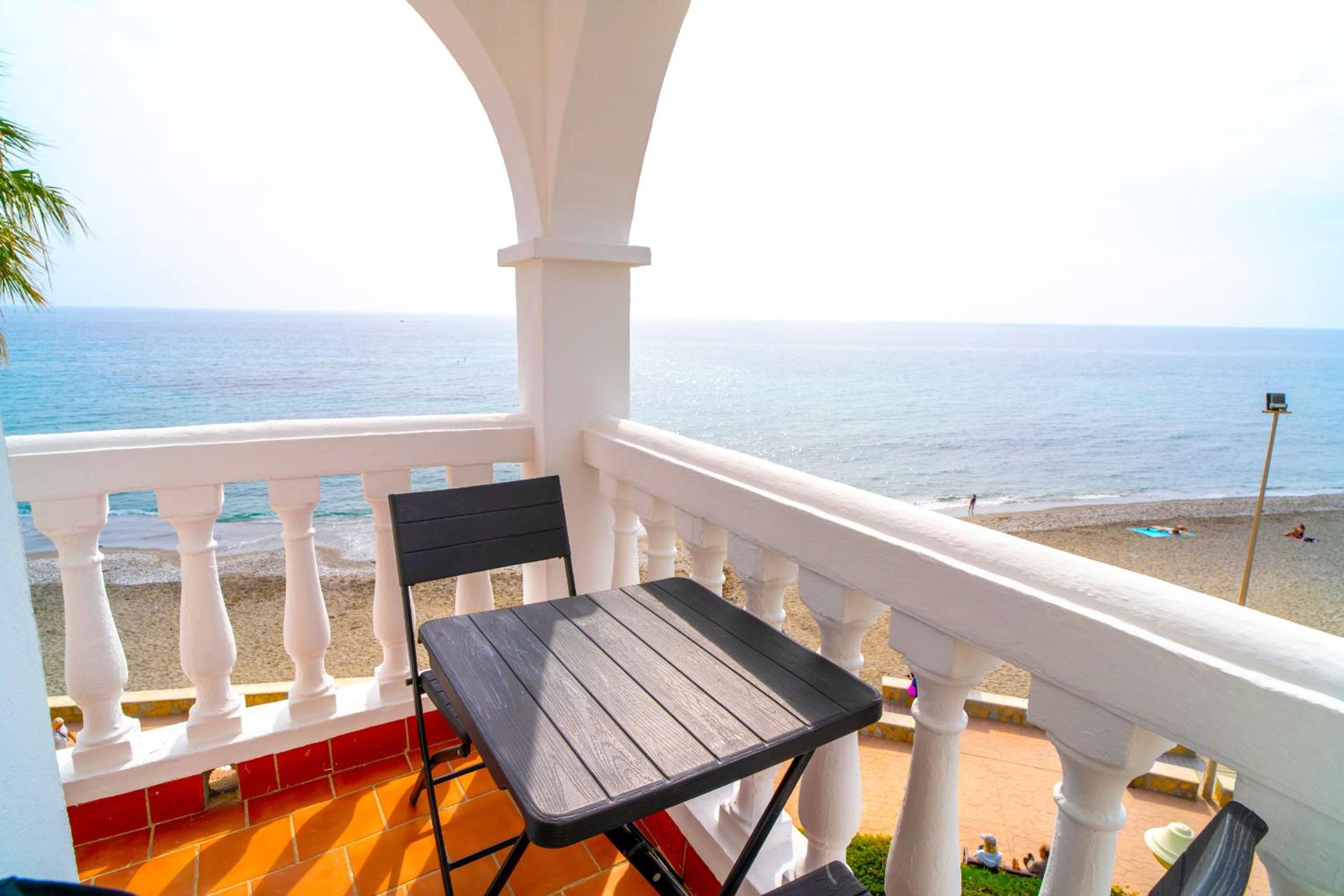 Stella Maris Beachfront 2J by Casasol