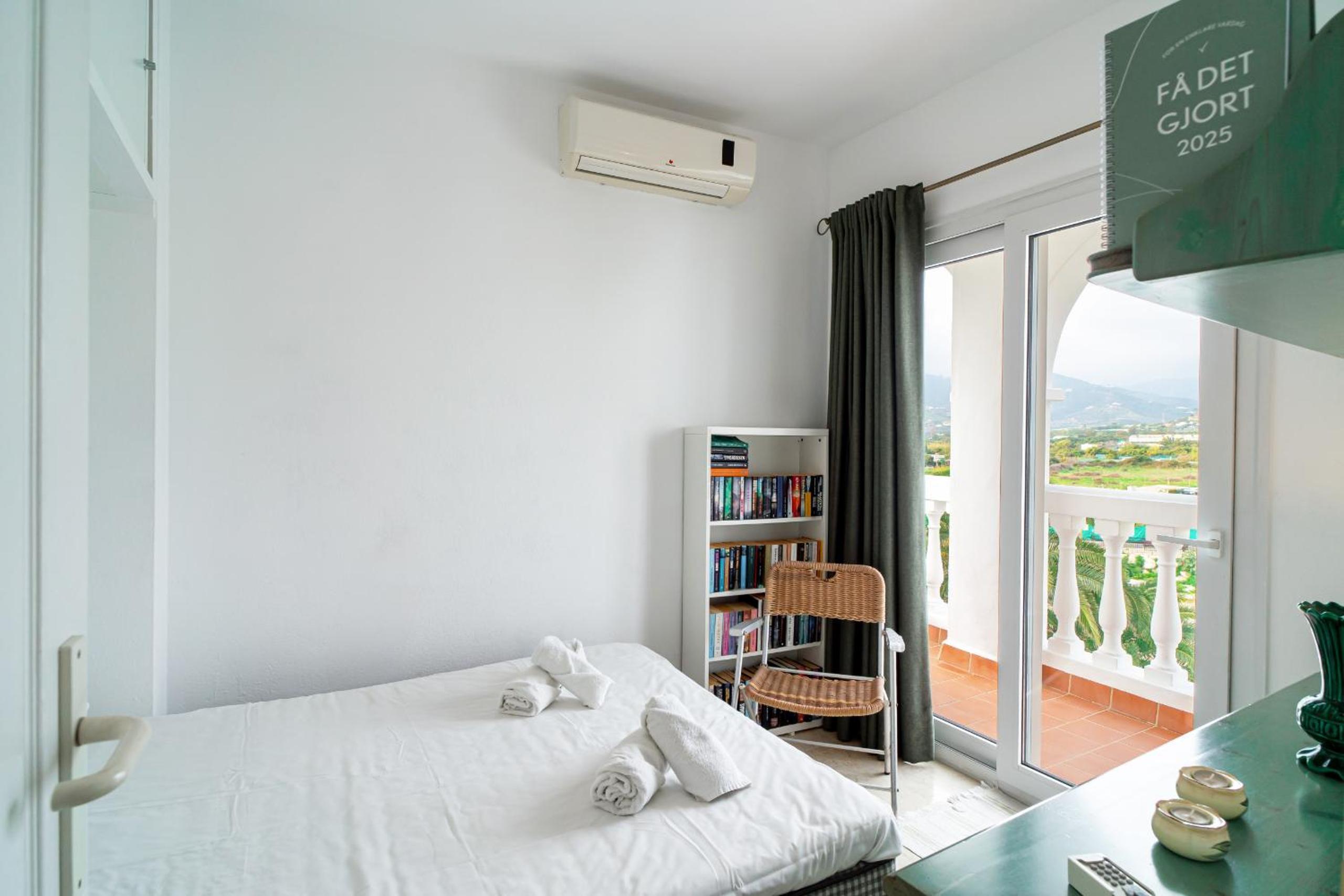 Stella Maris Beachfront 2J by Casasol