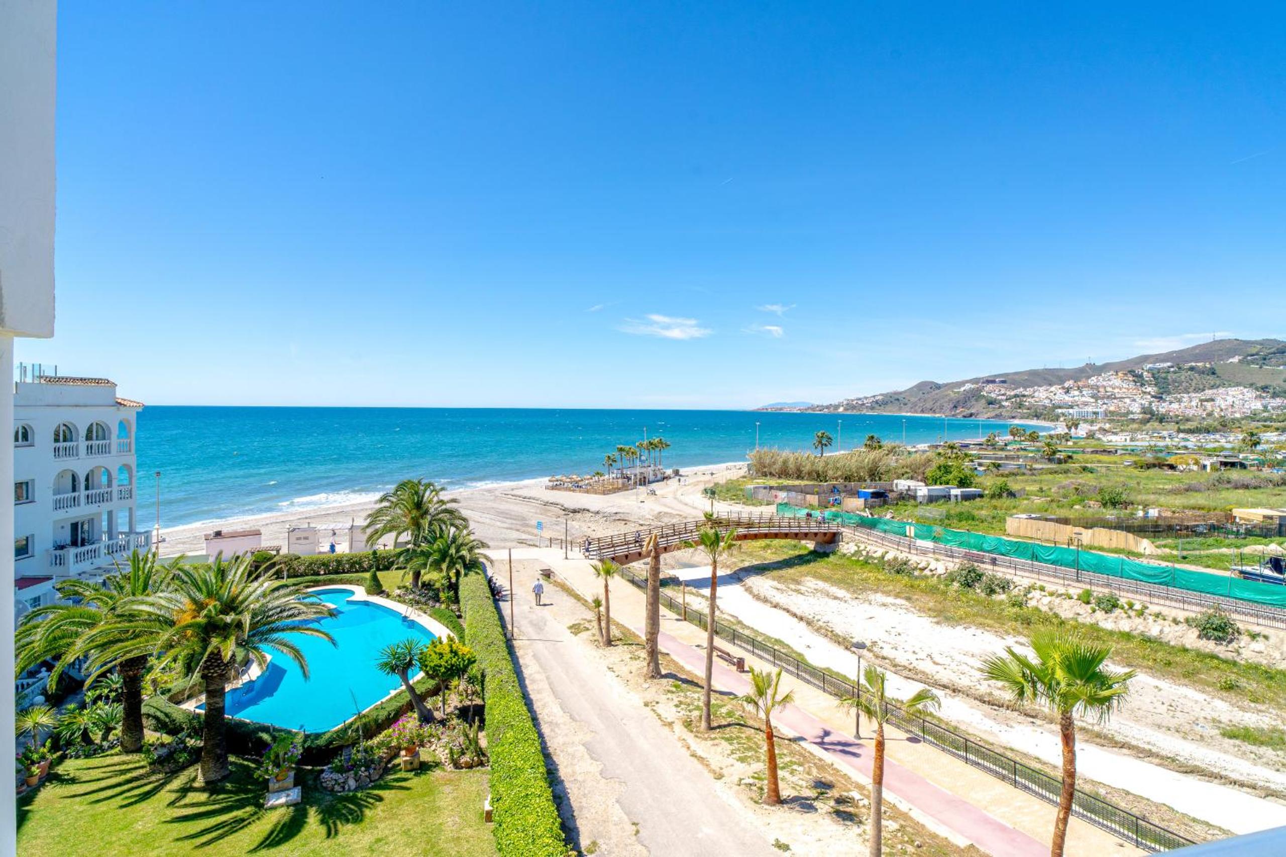 Stella Maris Beachfront 2J by Casasol