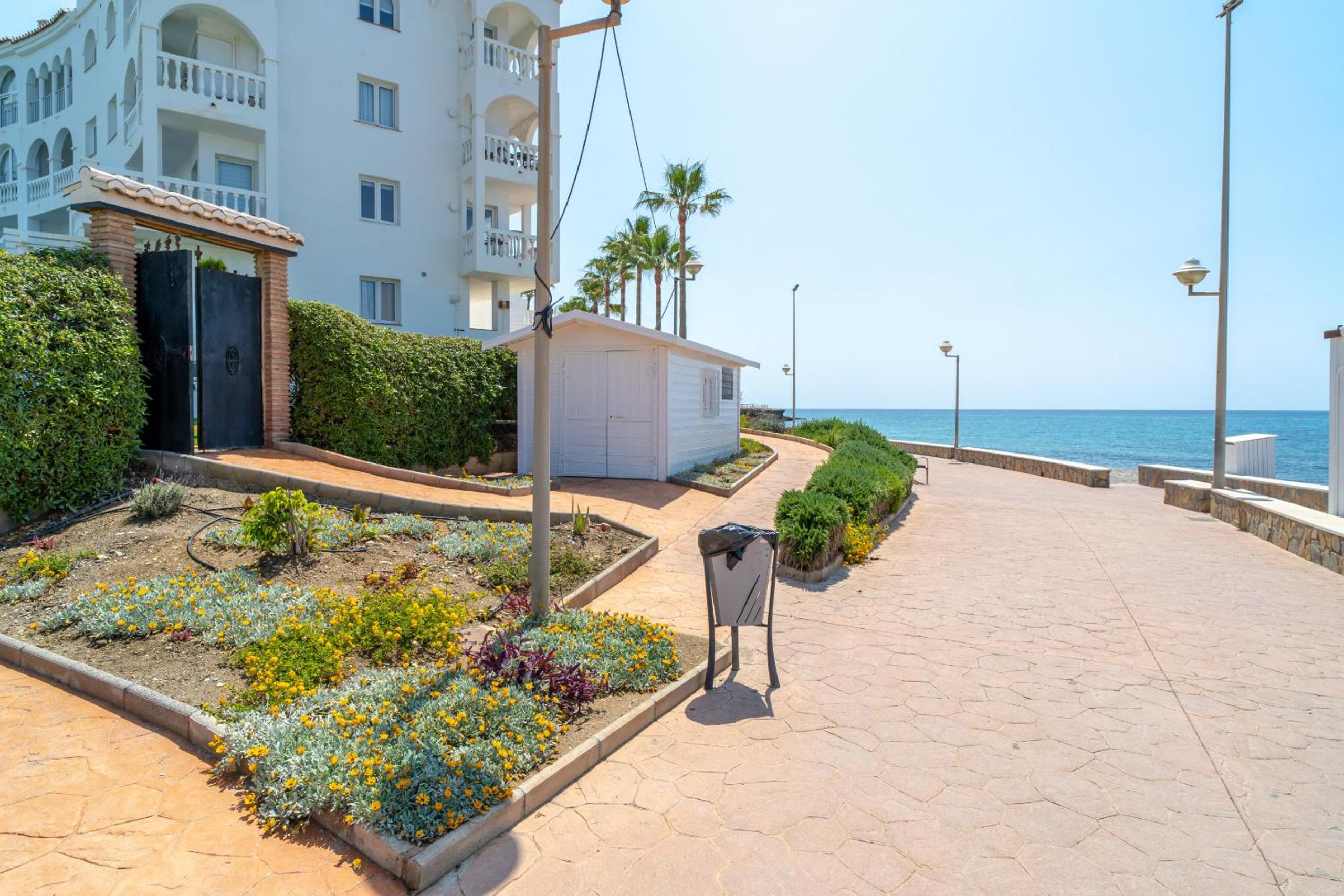 Stella Maris Beachfront 2J by Casasol