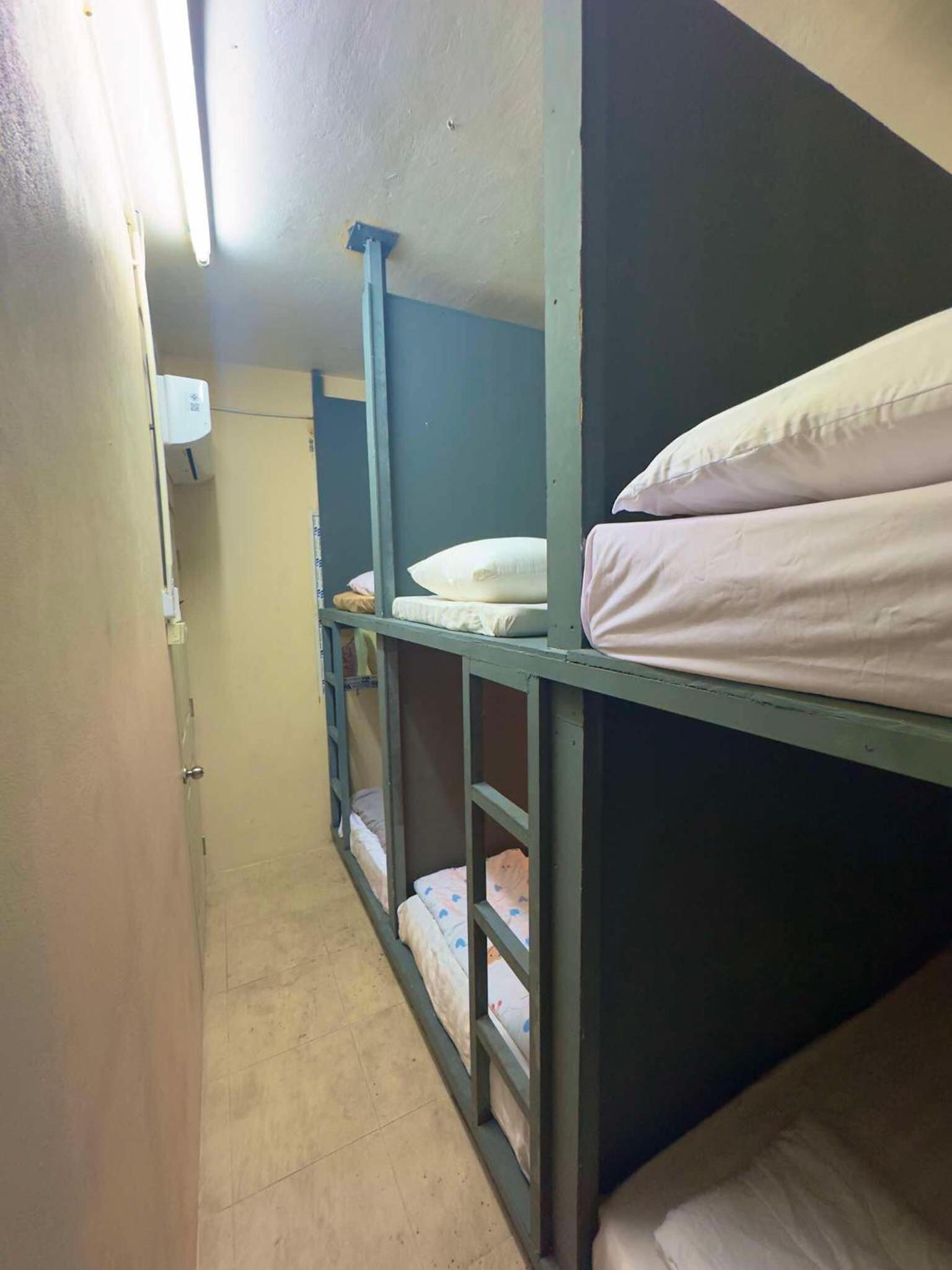 Hostel 24 Backpackers