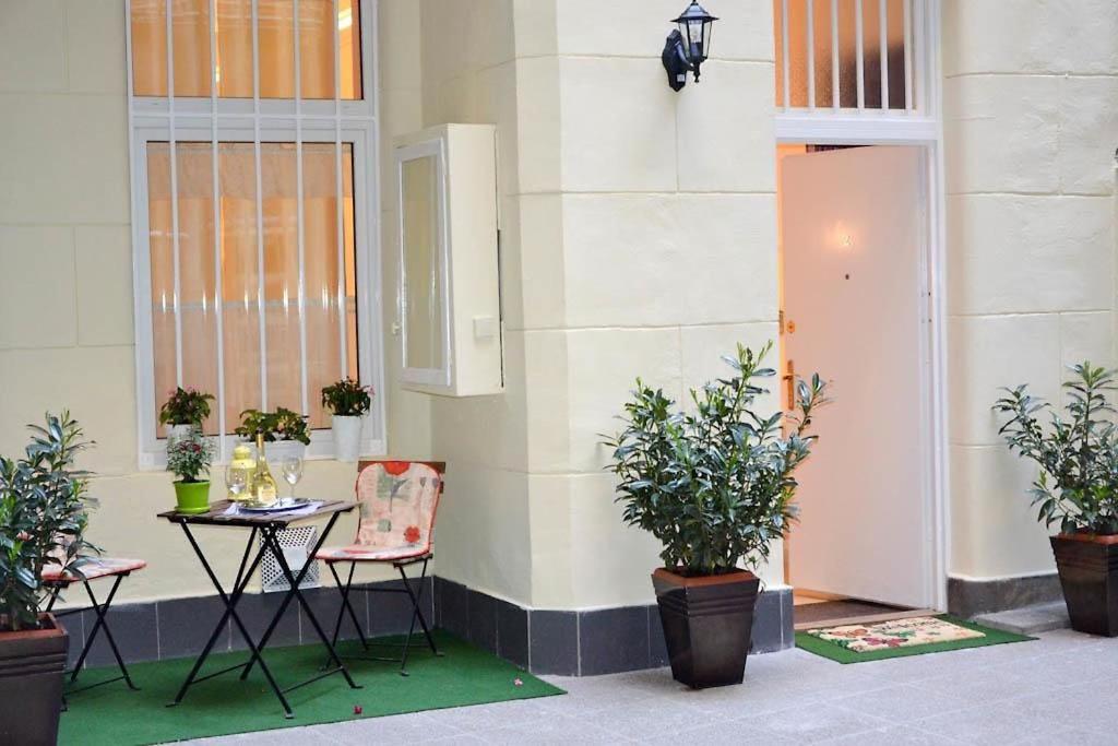 Magnolia Apartment in the center of Budapest