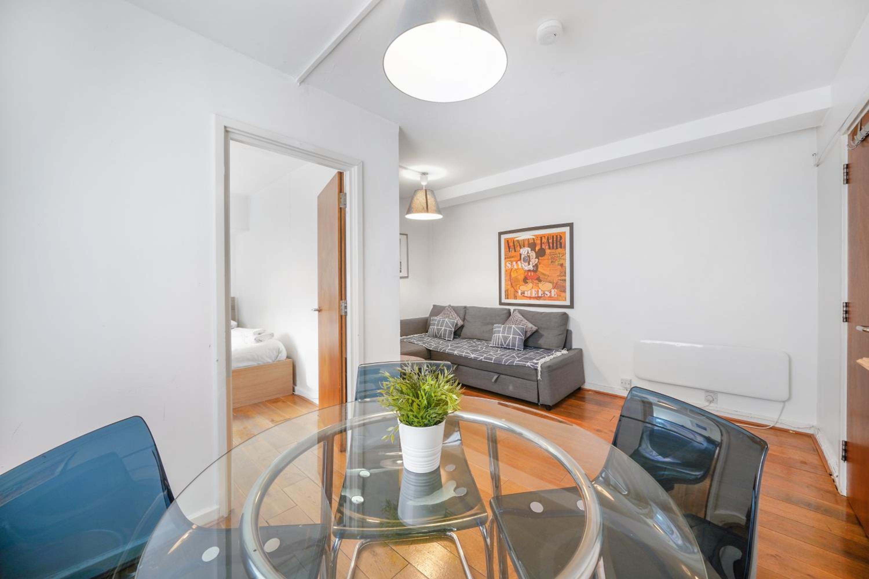 Oxford Street Apartments by Advan