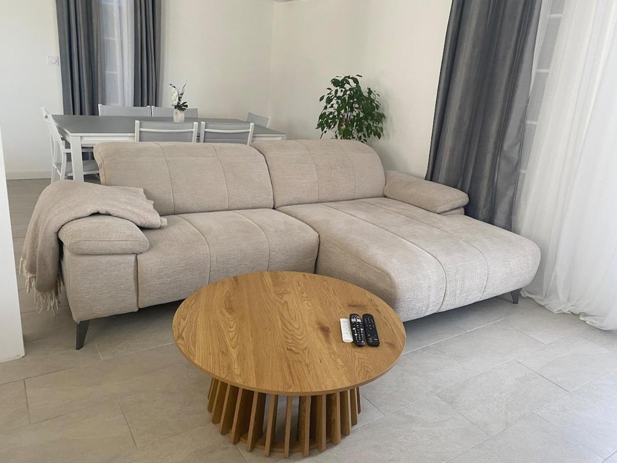 L Ecrin de Lidia close to MEETT Air conditioning Parking