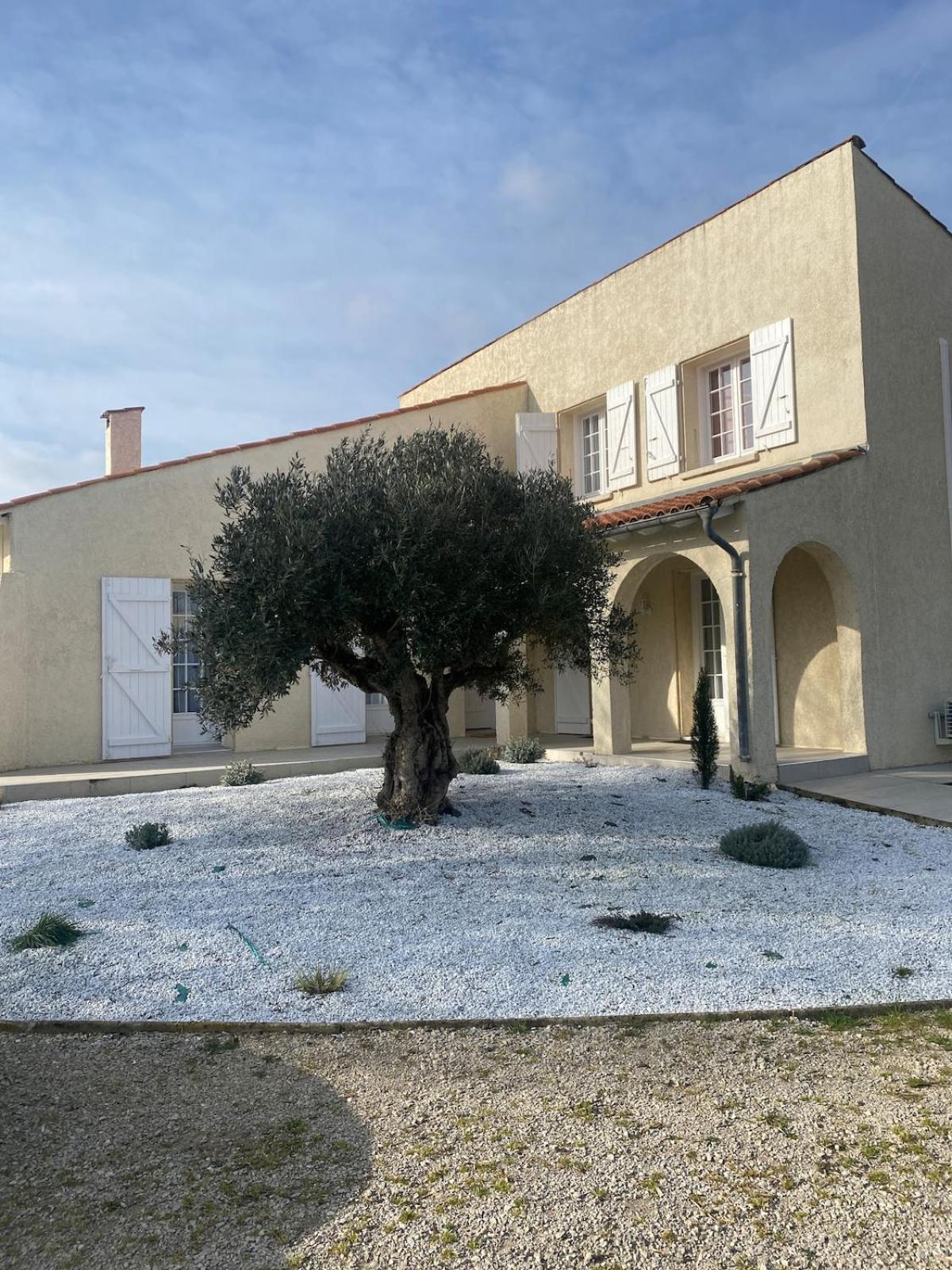L Ecrin de Lidia close to MEETT Air conditioning Parking