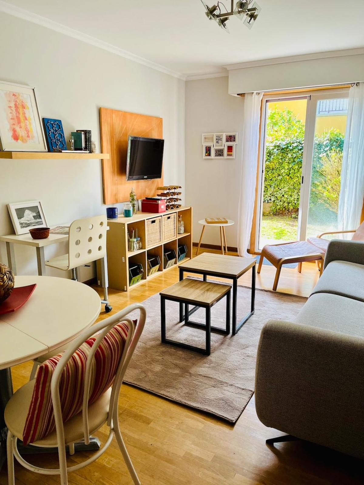 Apartamento en Comillas-Garden Apartment in Comillas