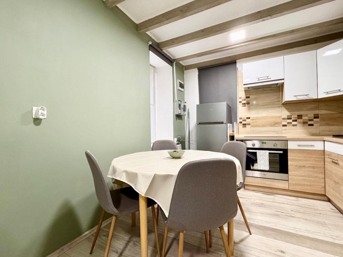 R5 Patio 2 Bedrooms Free Parking
