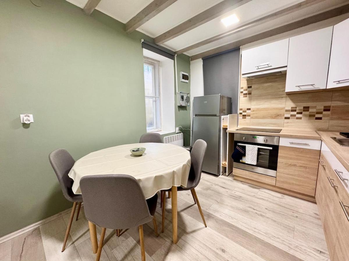 R5 Patio 2 Bedrooms Free Parking