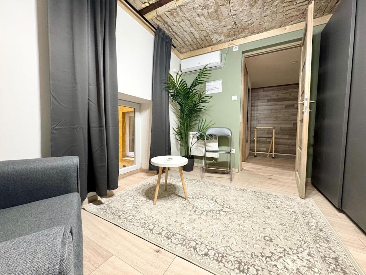 R5 Patio 2 Bedrooms Free Parking