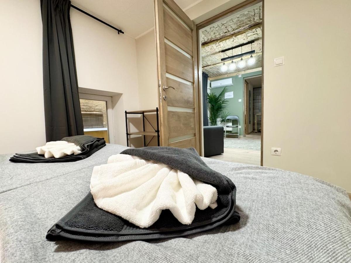 R5 Patio 2 Bedrooms Free Parking