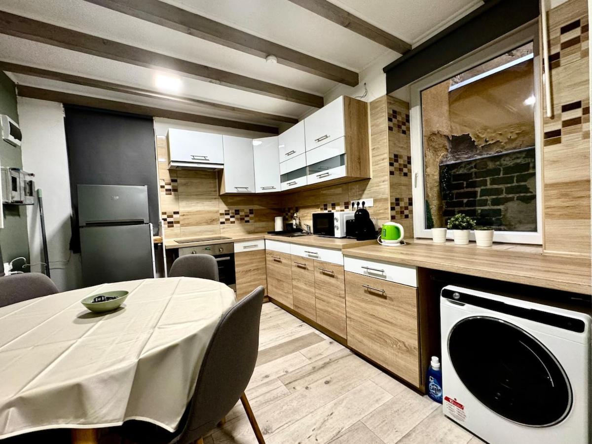 R5 Patio 2 Bedrooms Free Parking