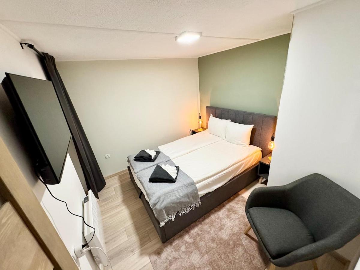 R5 Patio 2 Bedrooms Free Parking