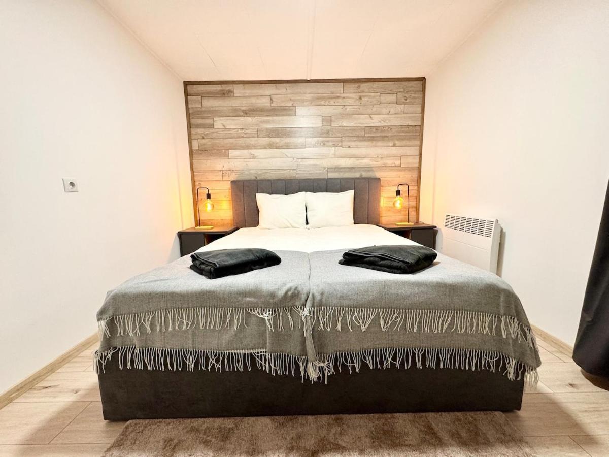 R5 Patio 2 Bedrooms Free Parking