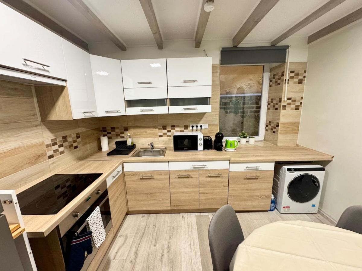 R5 Patio 2 Bedrooms Free Parking