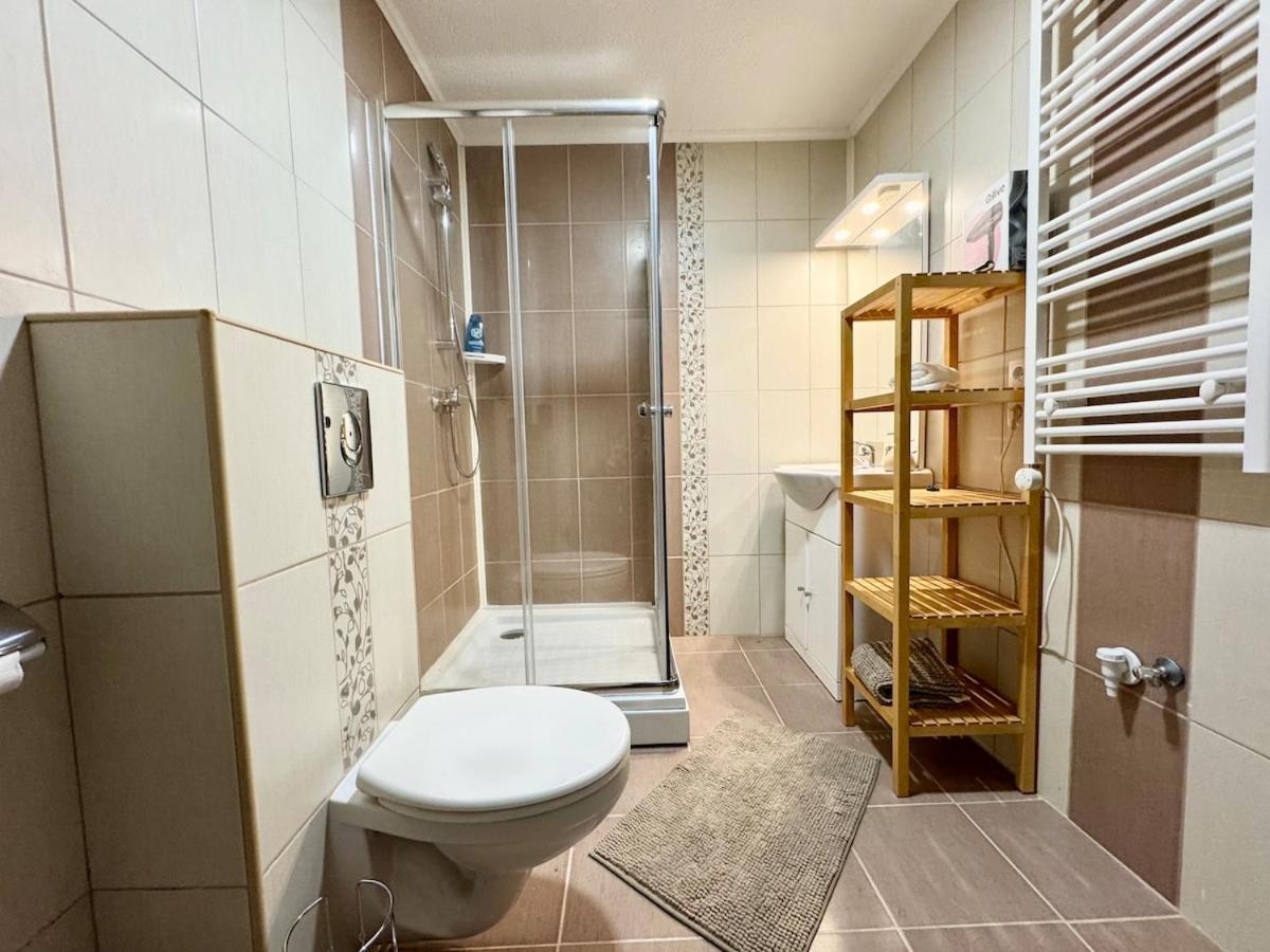 R5 Patio 2 Bedrooms Free Parking