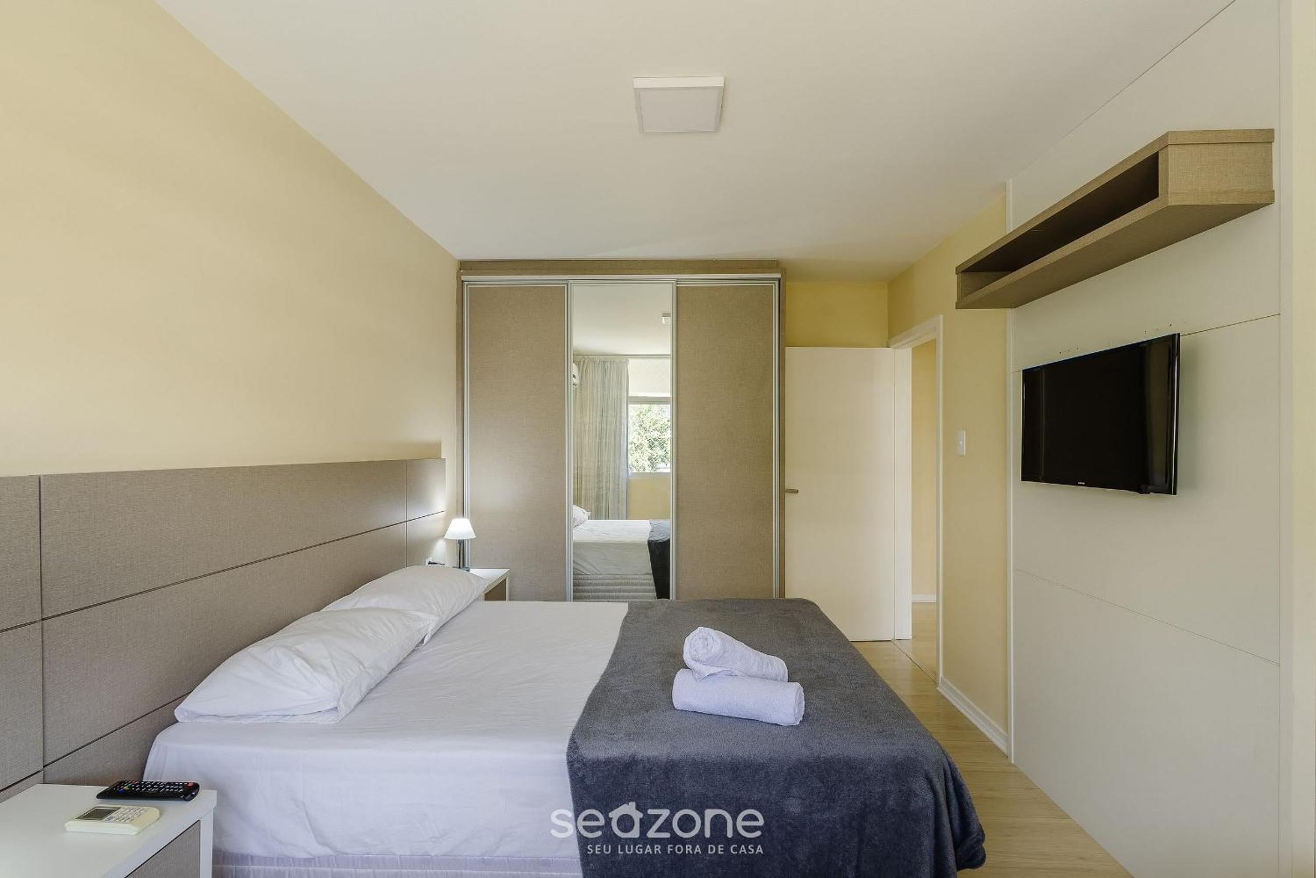 Apartment with Home Office in Floripa JFM0062