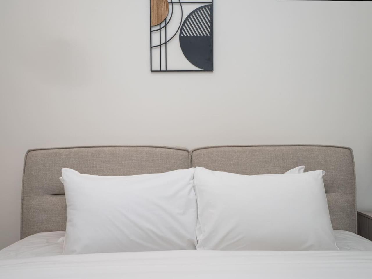 Luxury Studio in Peninsula Five, Business Bay
