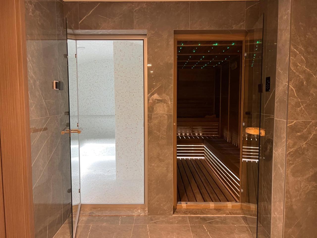 Luxury Studio in Peninsula Five, Business Bay