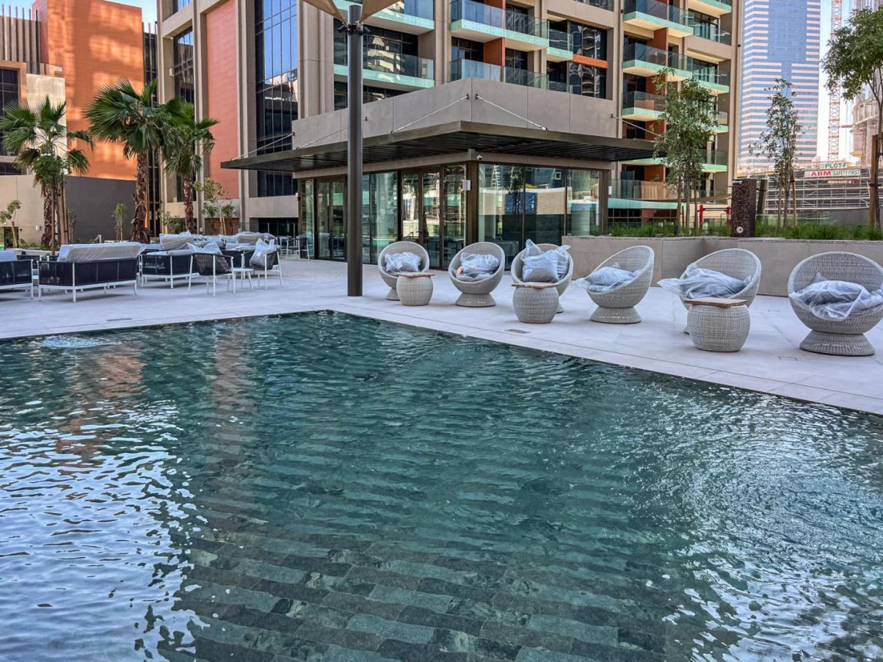 Luxury Studio in Peninsula Five, Business Bay