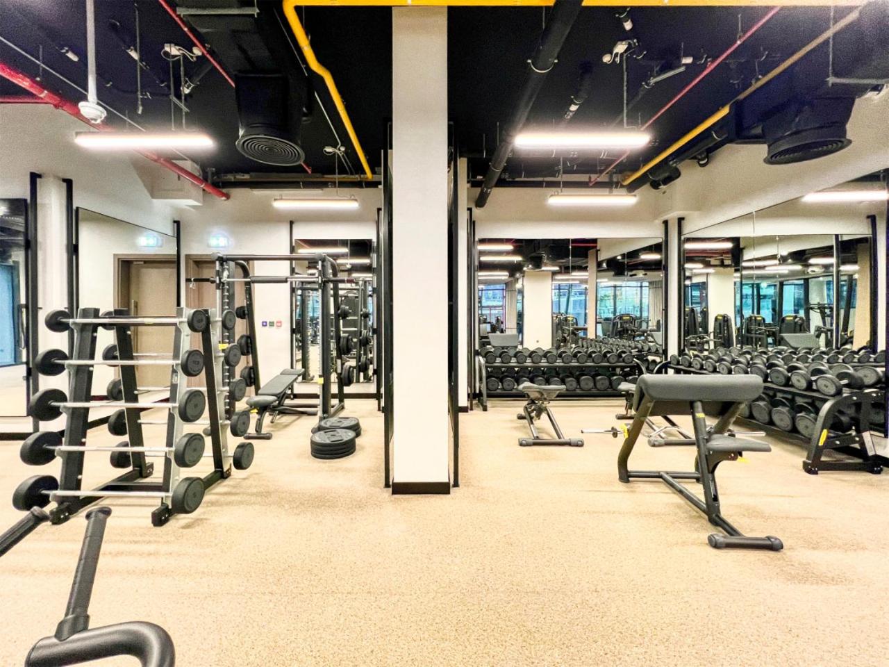 Luxury Studio in Peninsula Five, Business Bay