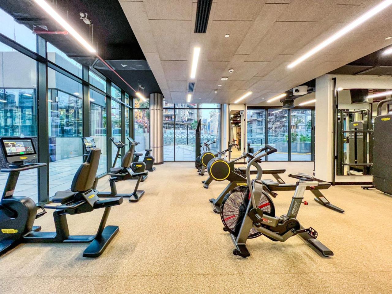 Luxury Studio in Peninsula Five, Business Bay